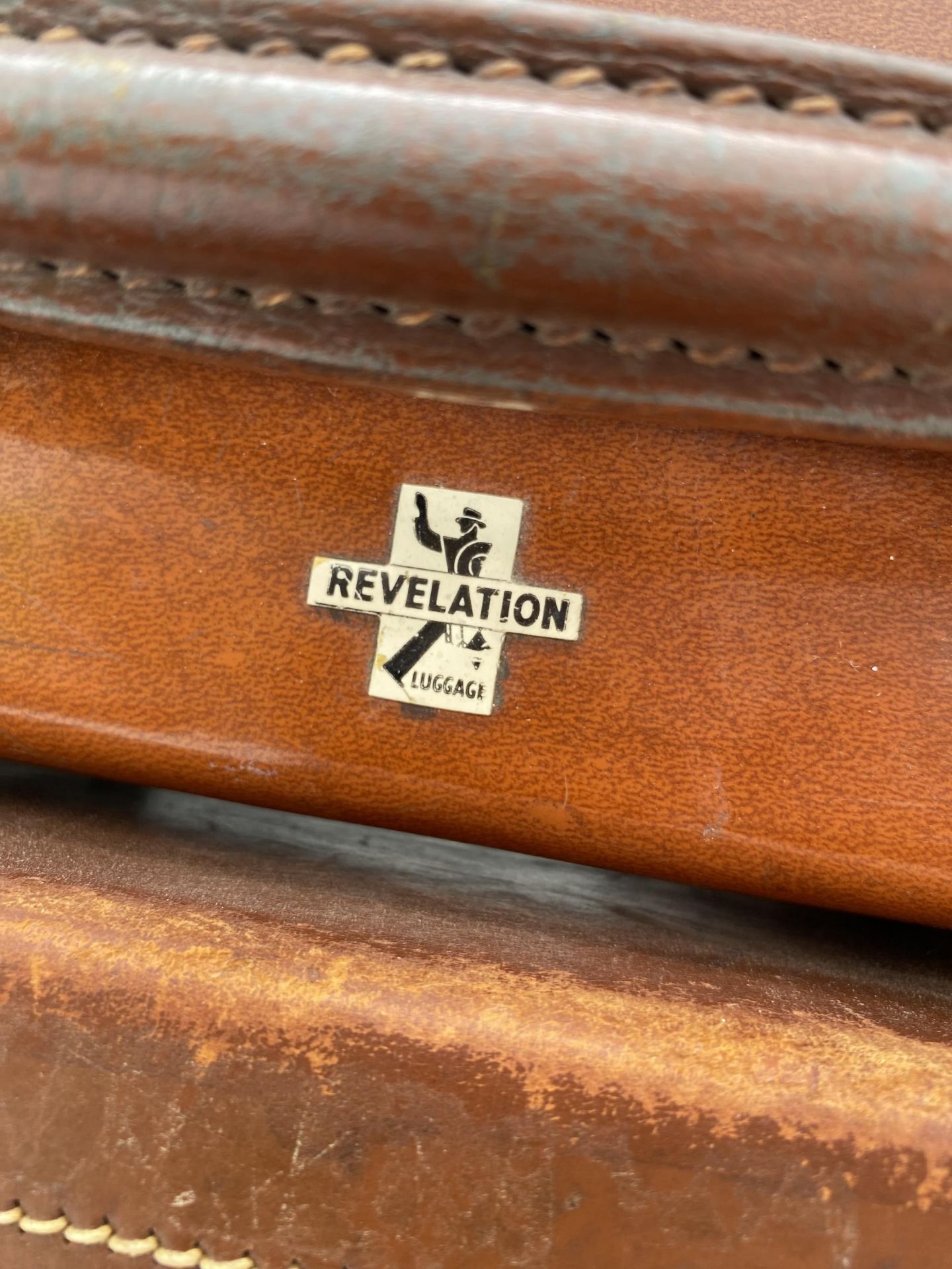 THREE VINTAGE SUITCASES INCLUDING REVELATION EXAMPLE - Image 2 of 4