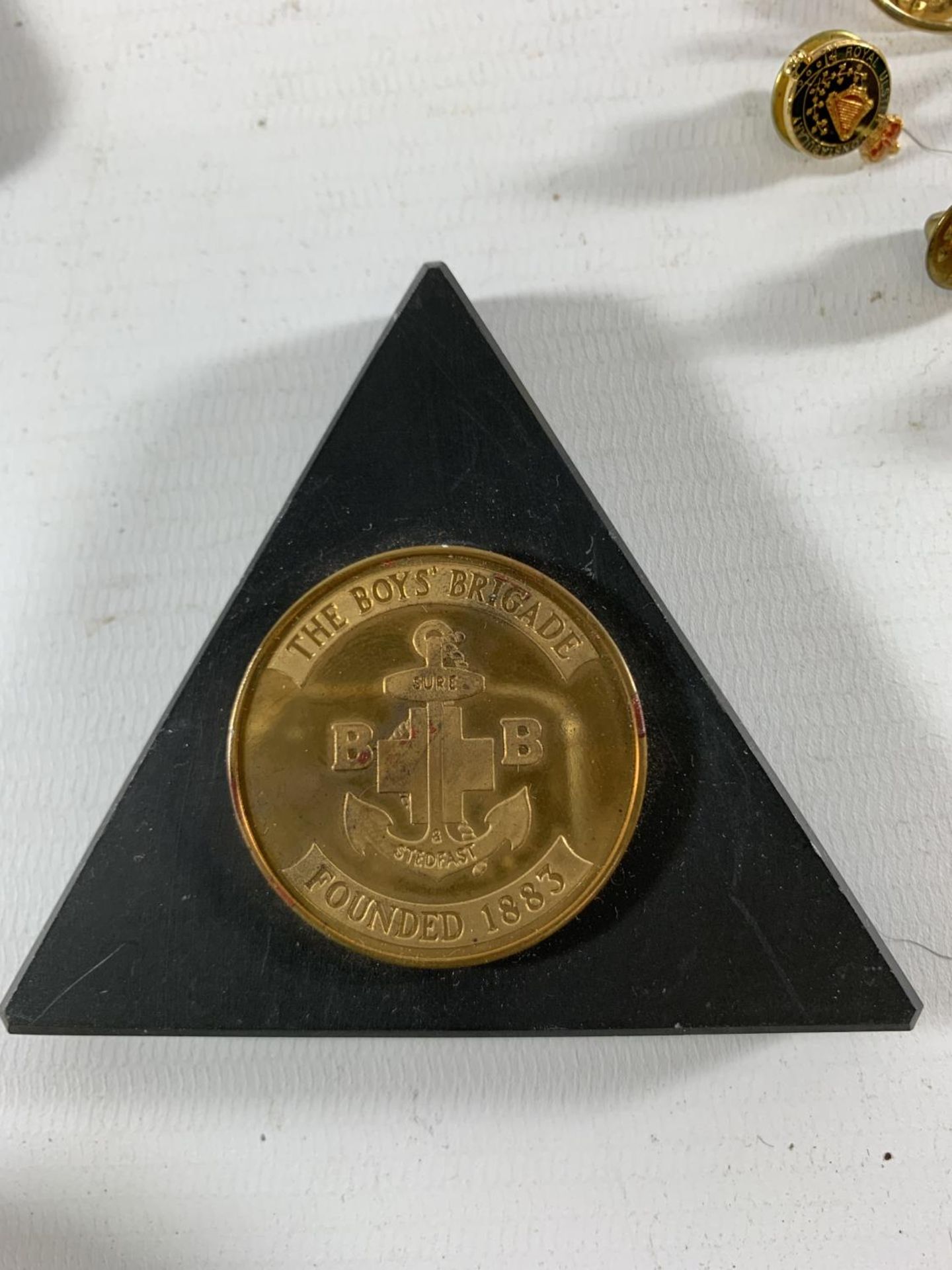 * TWO BOYS BRIGADE MEDALS, UNIVERSITY OF SALFORD PAPERWEIGHTS, AXE AND KNIFE, COLLECTION OF ENAMEL - Image 5 of 6