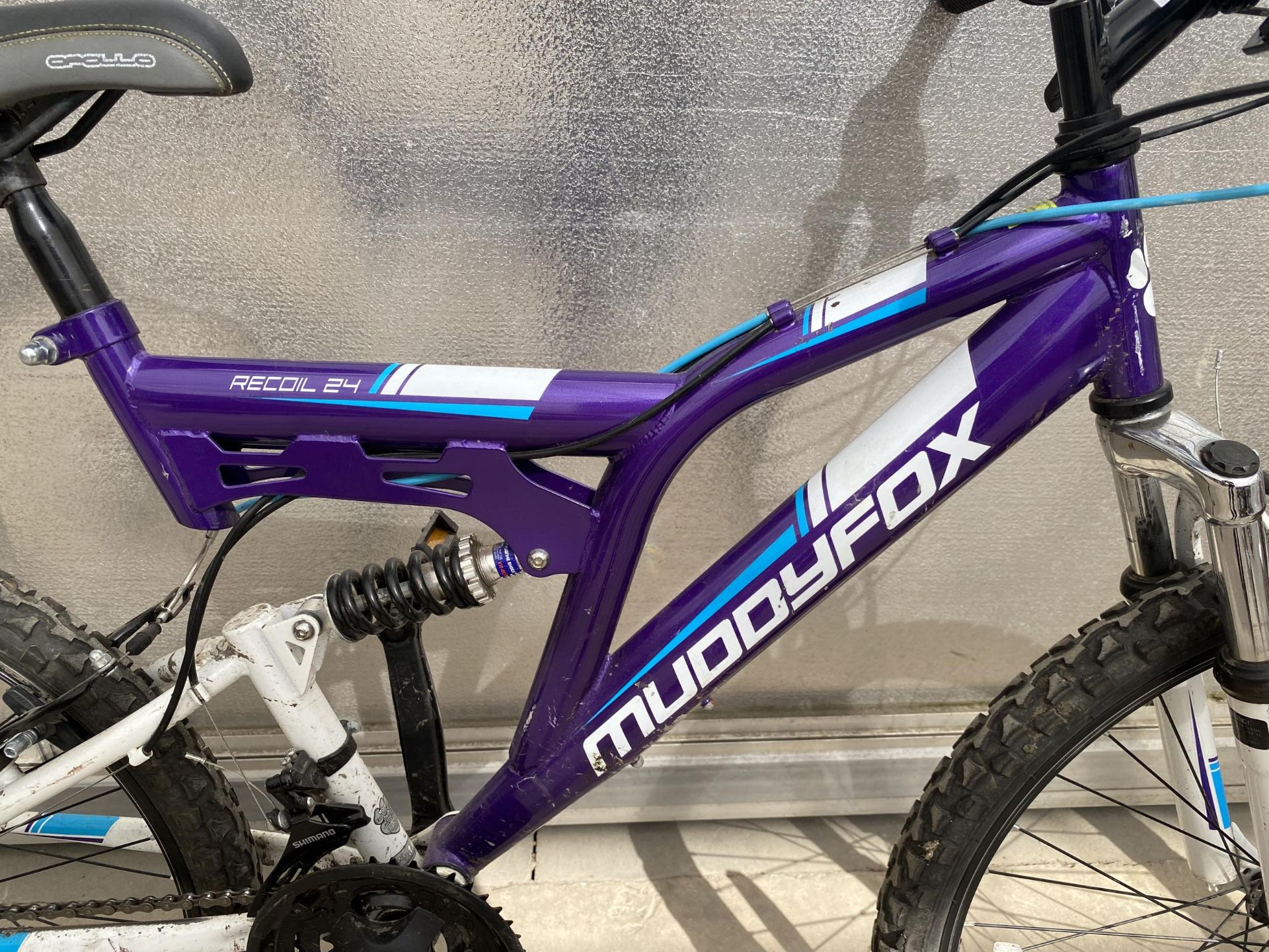 A MUDDYFOX RECOIL 24 BIKE WITH SHIMANO GEAR SYSTEM - Image 2 of 3