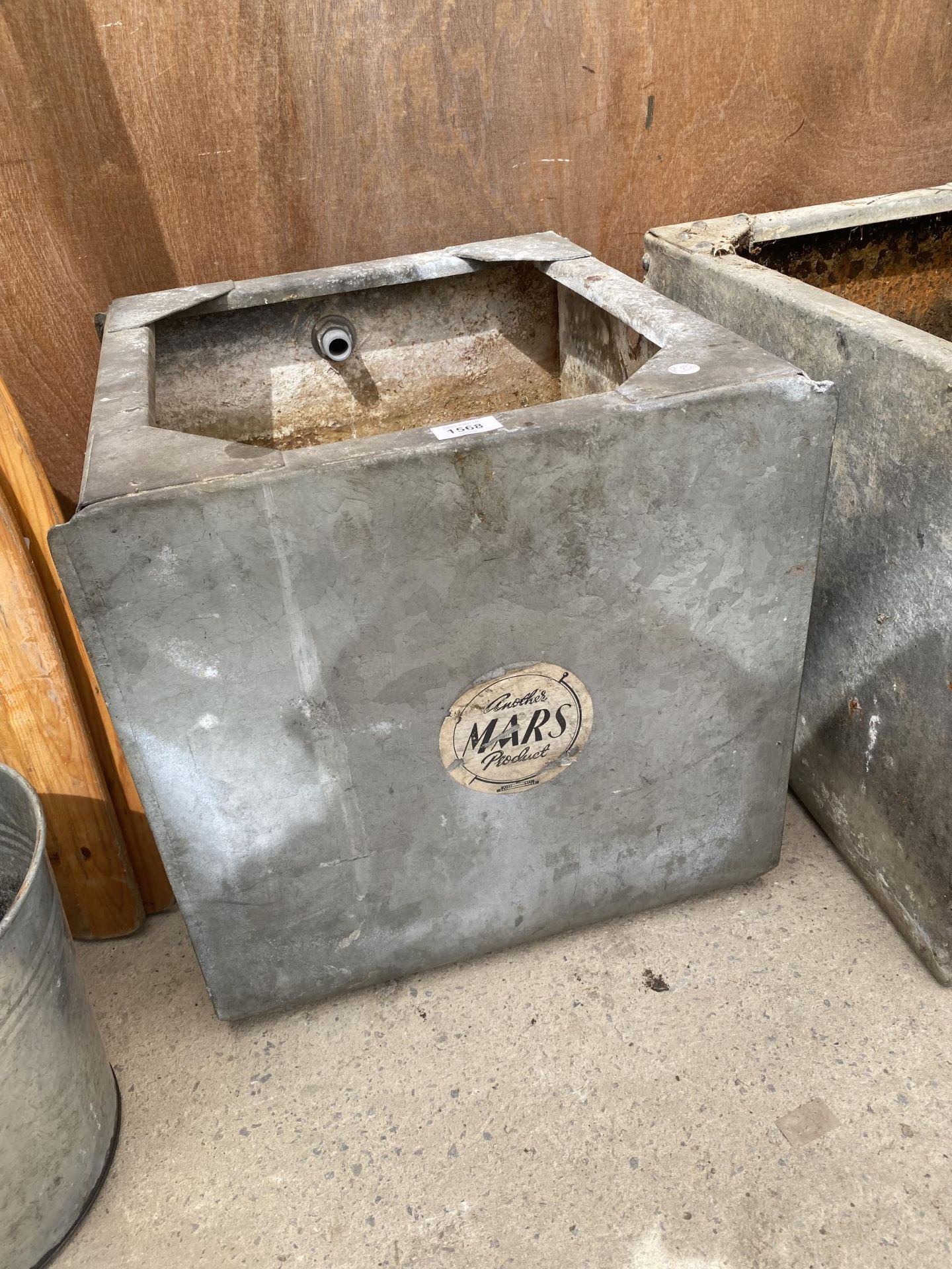 A VINTAGE GALVANISED TANK PLANTER (46CM x 45CM x 42CM)