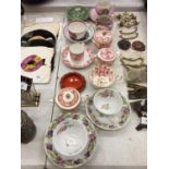 A QUANTITY OF ANTIQUE AND VINTAGE CHINA CUPS AND SAUCERS TO INCLUDE WEDGWOOD JUGS, SUGAR BOWL, CUP