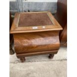 A VICTORIAN MAHOGANY COMMODE WITH CHAMBER POT