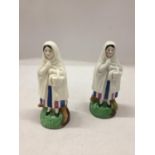 A PAIR OF STAFFORDSHIRE STYLE LADY FIGURINES HEIGHT 13.5CM