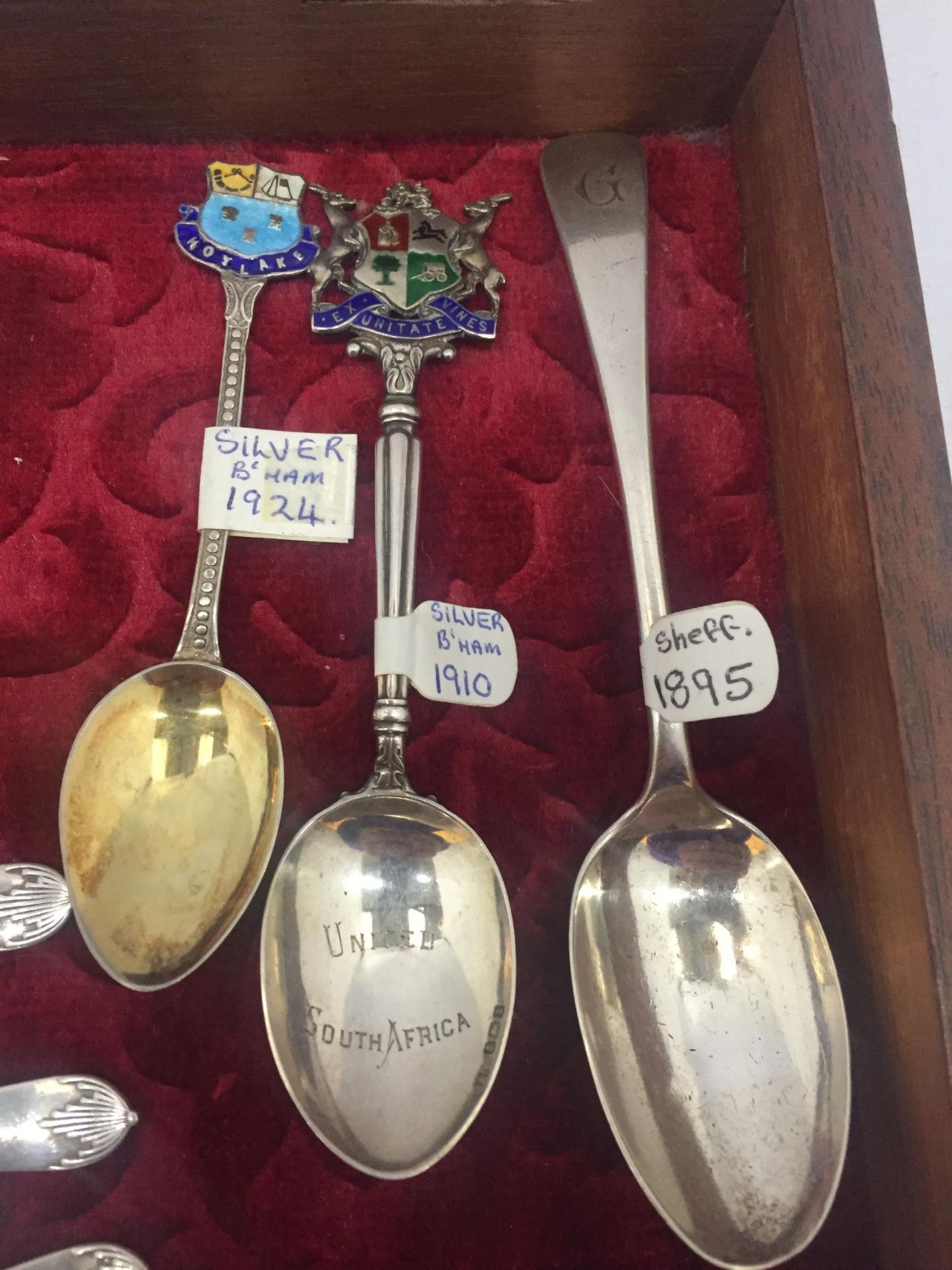 A DISPLAY BOX CONTAINING ASSORTED HALLMARKED SILVER FLATWARE - SET OF FOUR, ENAMEL TOP EXAMPLES, - Image 3 of 3