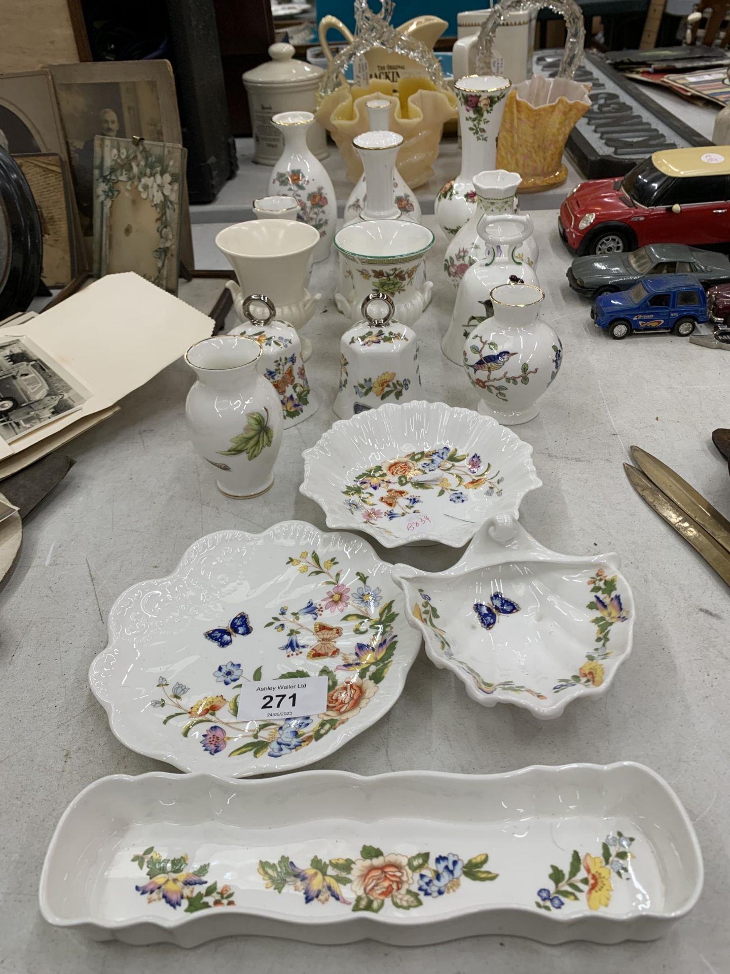 A COLLECTION OF AYNSLEY COTTAGE GARDEN CERAMICS ETC