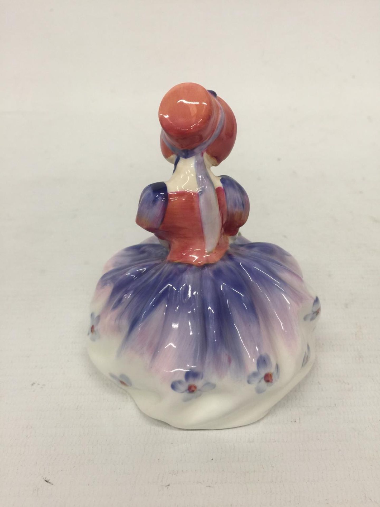 A ROYAL DOULTON FIGURINE "MONICA " HN 1467 - Image 3 of 4