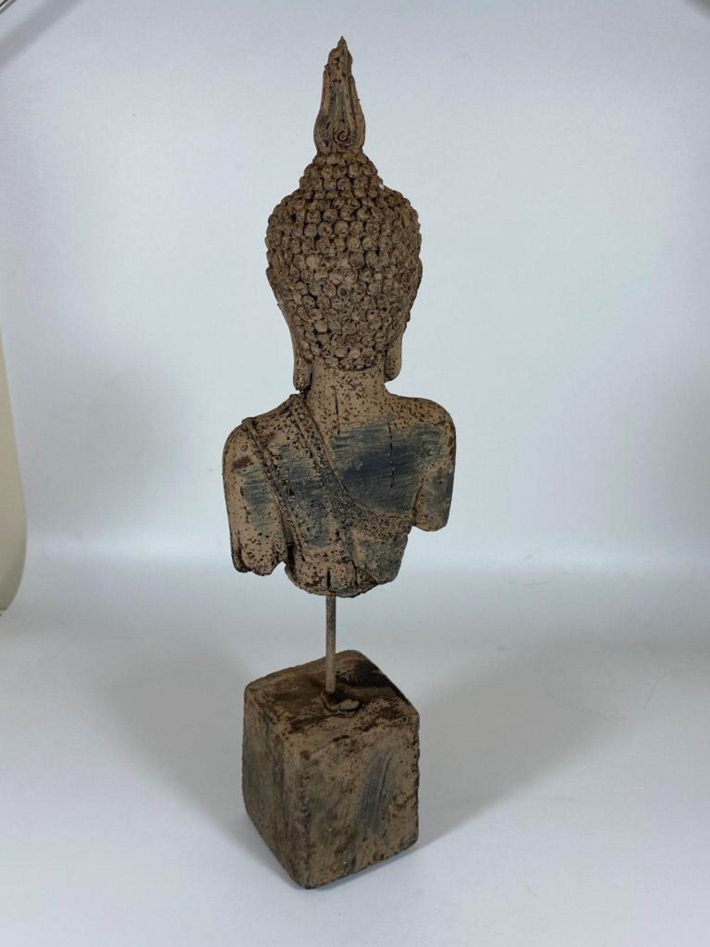 A STONEWARE BUDDAH ON A PLINTH HEIGHT 39.5CM - Image 7 of 8