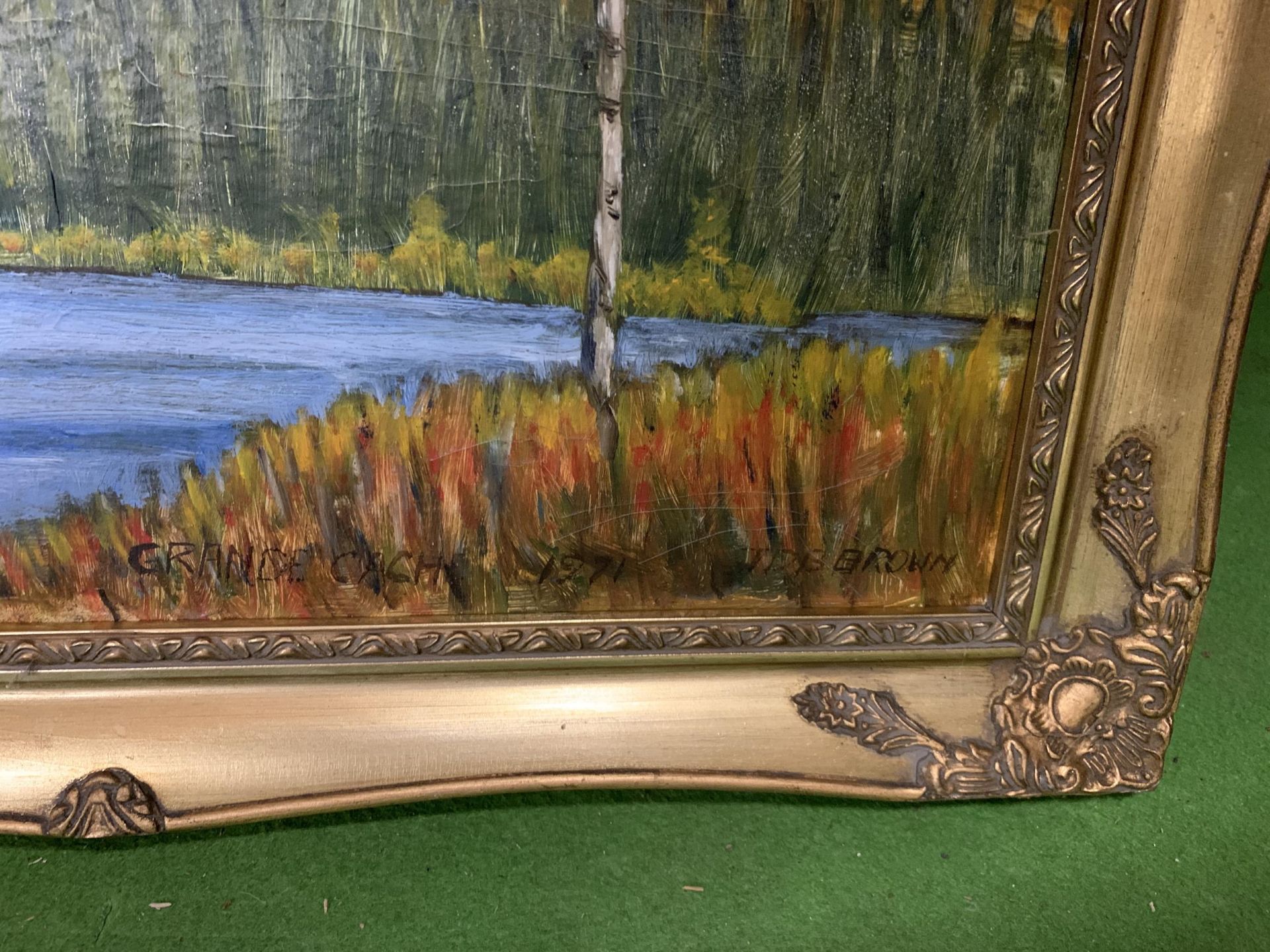 A LARGE GILT FRAMED OIL PAINTING OF A LAKE SCENE, SIGNED BROWN AND FURTHER CLASSICAL PRINT - Image 3 of 5