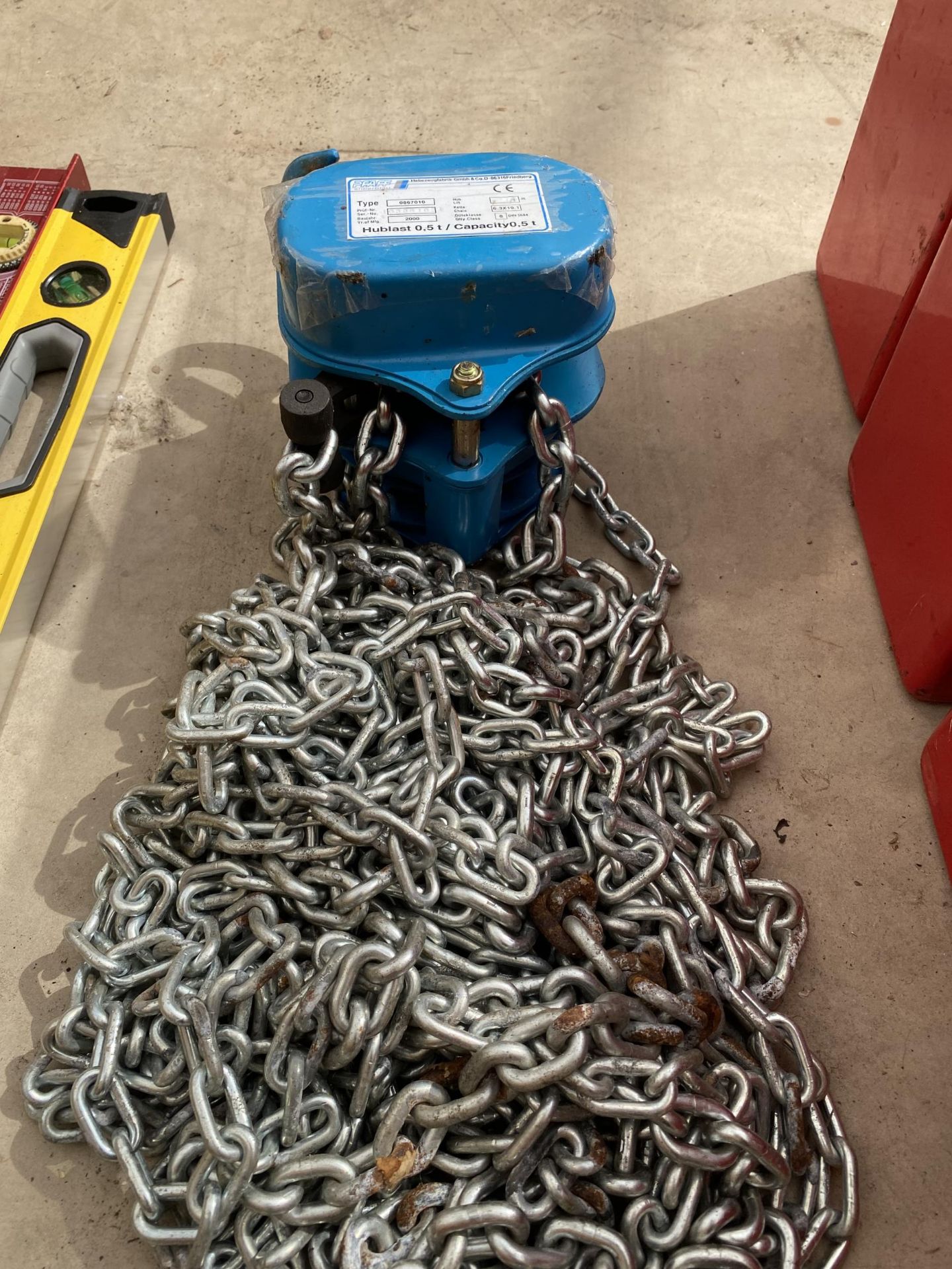 A LARGE PFAFF 0.5T BLOCK & TACKLE CHAIN AND HOOK - Image 2 of 3
