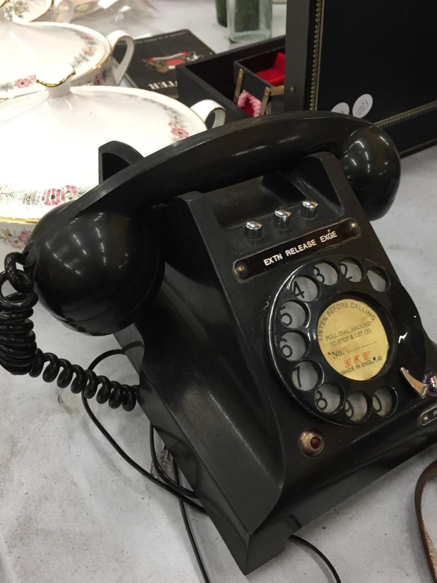 A VINTAGE BLACK BAKELITE ROTARY DIAL TELEPHONE - Image 2 of 3