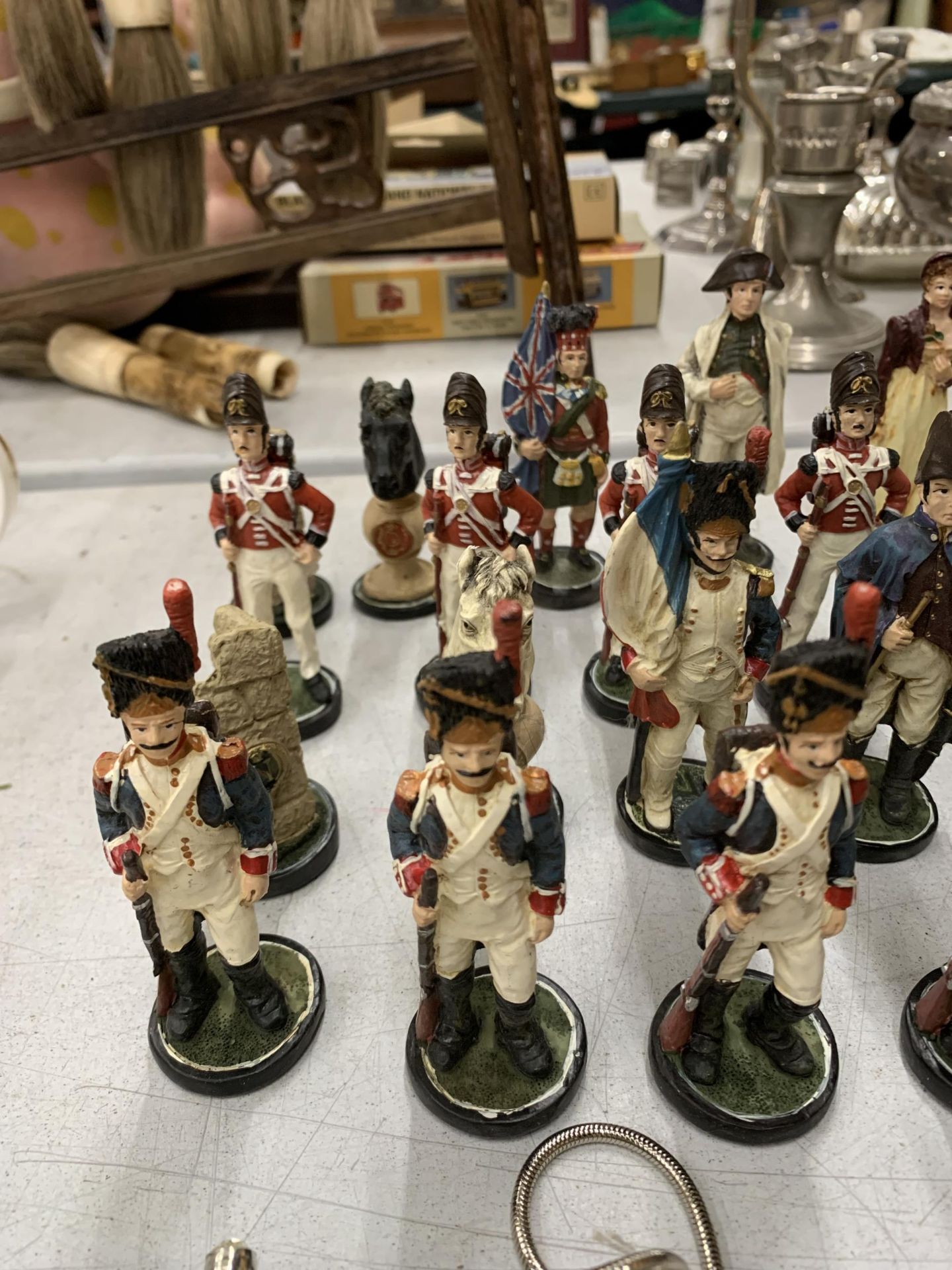 A COLLECTION MILITARY SOLDIER FIGURES - Image 2 of 4