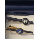 TWO WEDGEWOOD JASPERWARE TIE PINS IN A WEDGEWOOD PRESENTATION BOX