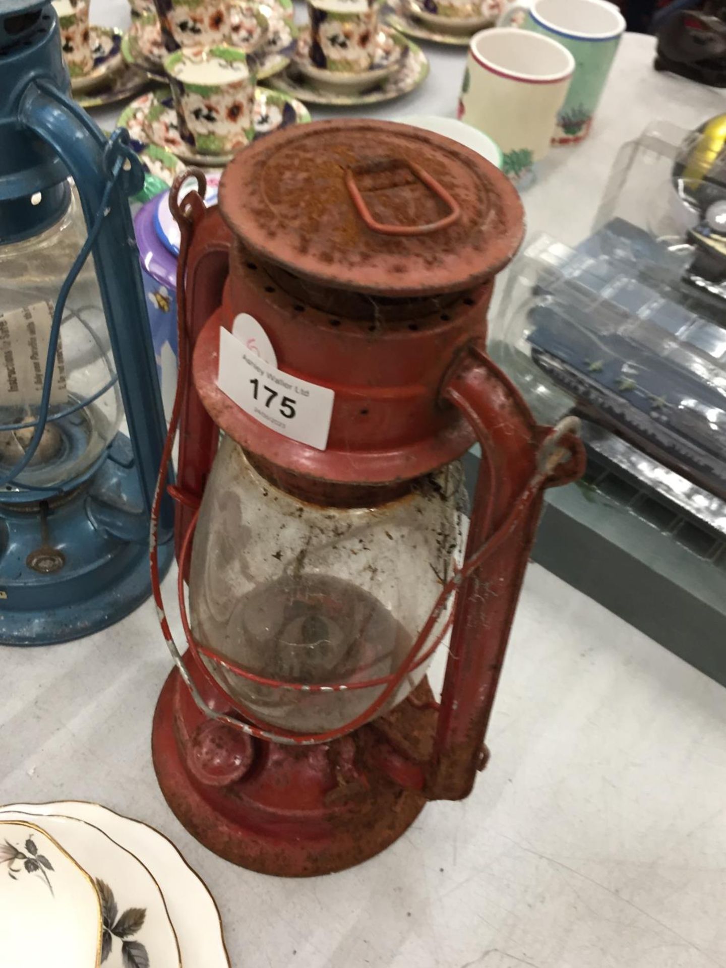 TWO VINTAGE HURRICANE LAMPS - Image 3 of 3