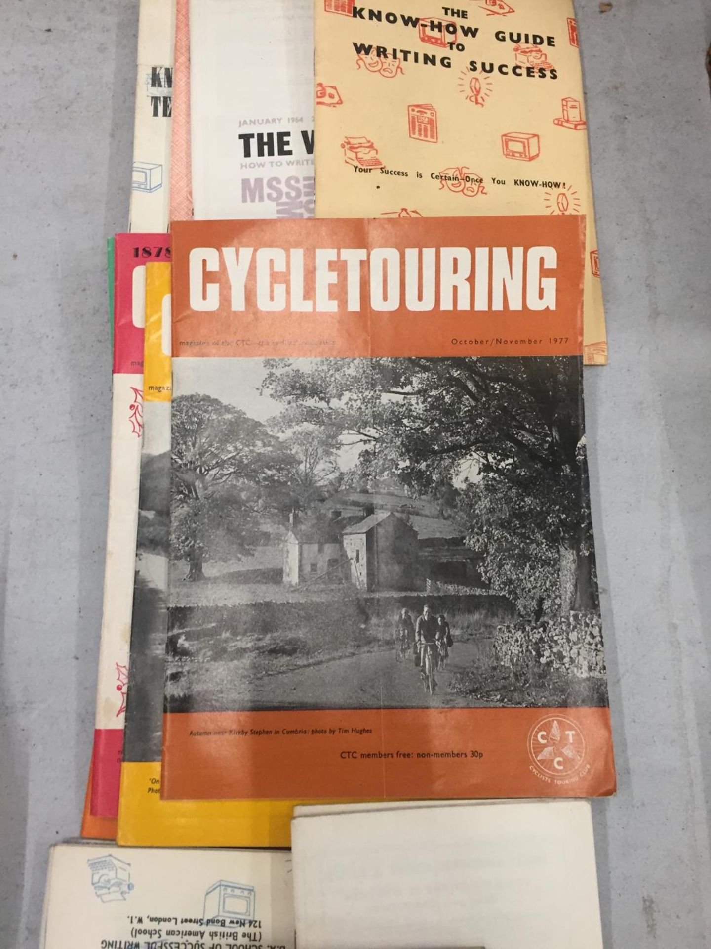 A QUANTITY OF VINTAGE BOOKLETS, ETC TO INCLUDE CYCLE TOURING, THE WRITER, PLUS NORTHWICH AND - Image 3 of 4