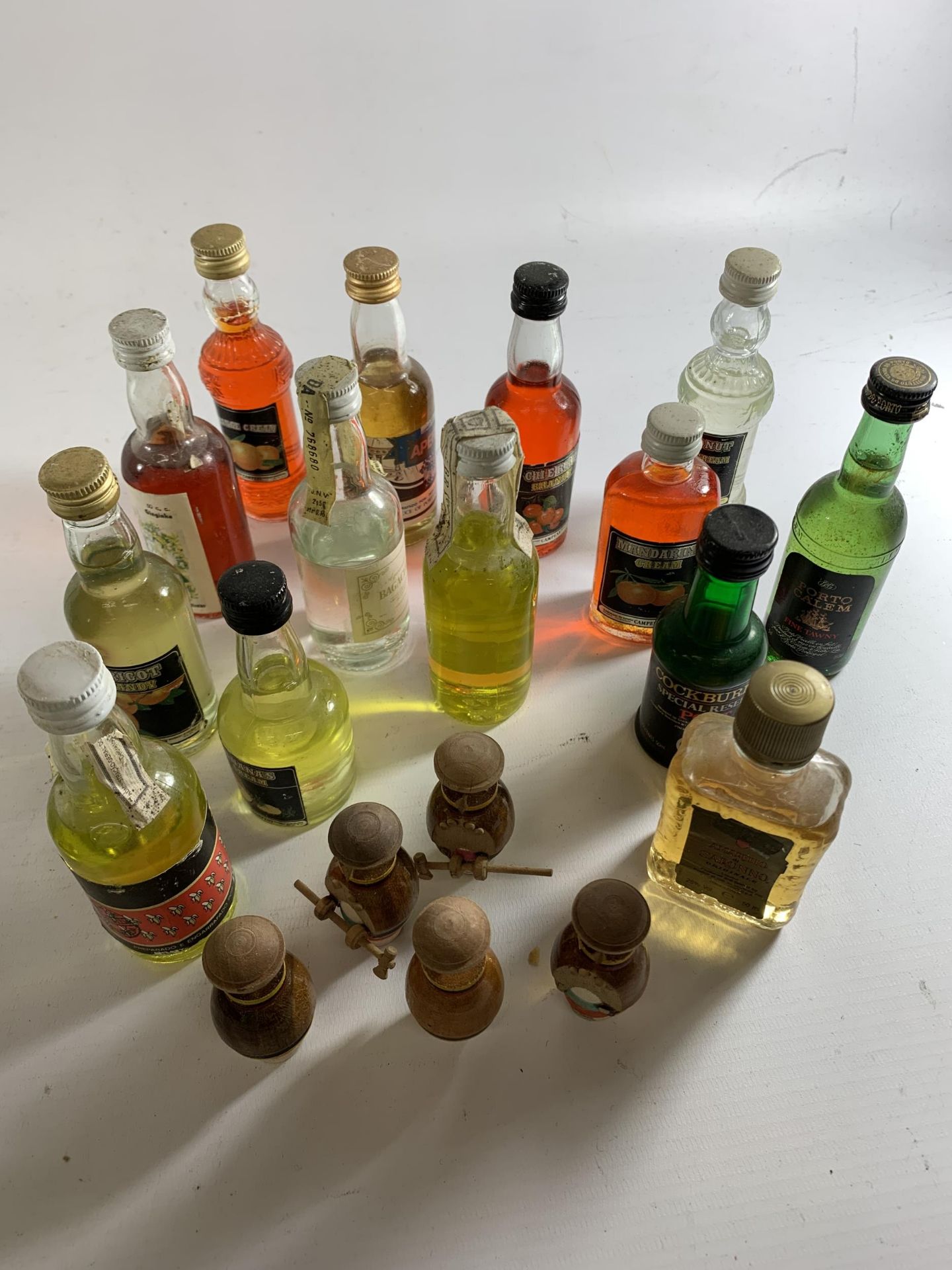 A COLLECTION OF WHISKY AND FURTHER SPIRIT MINIATURES