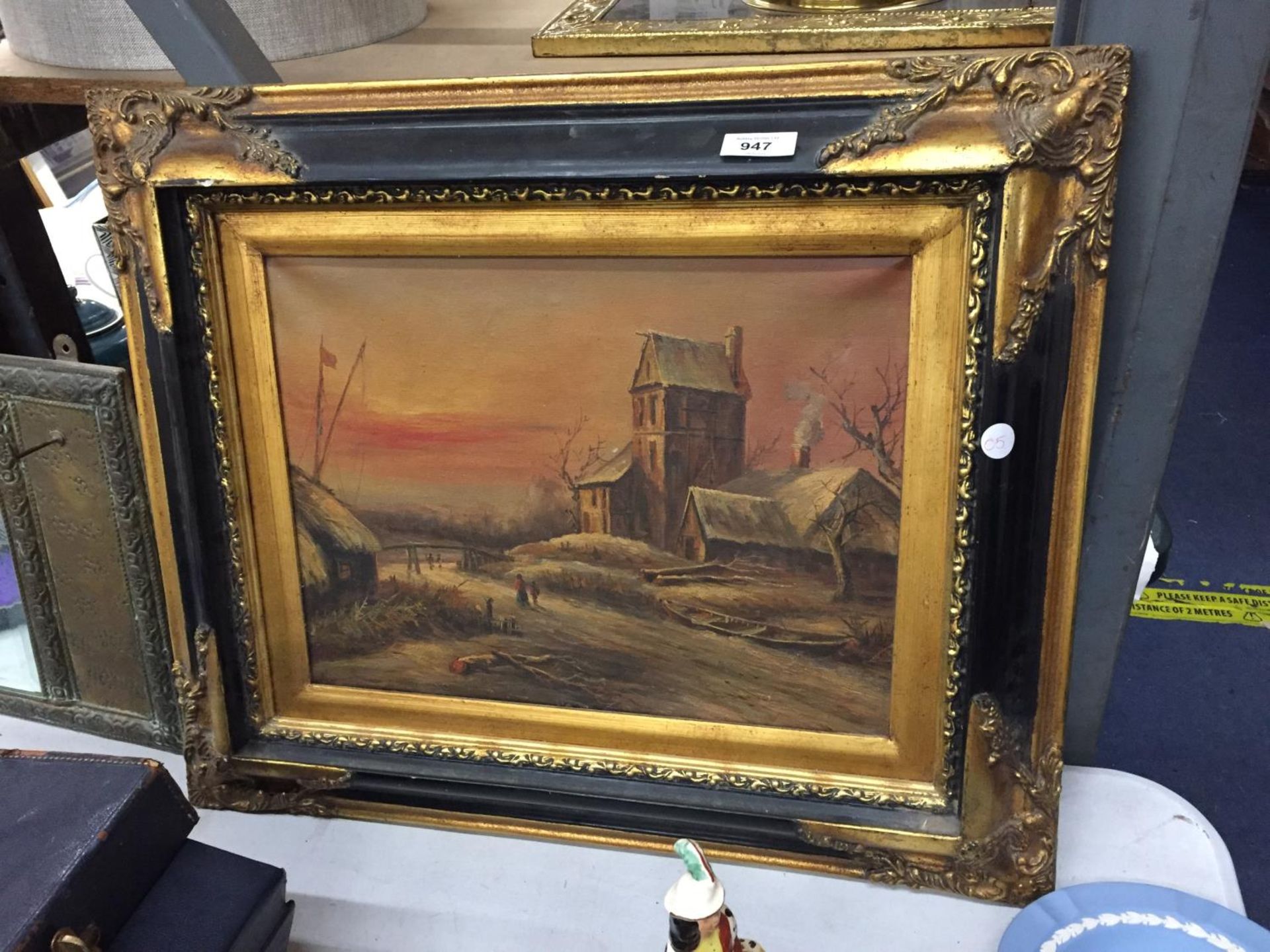 A VINTAGE OIL ON CANVAS DUTCH PAINTING IN A BLACK AND GILT FRAME 59CM X 49CM
