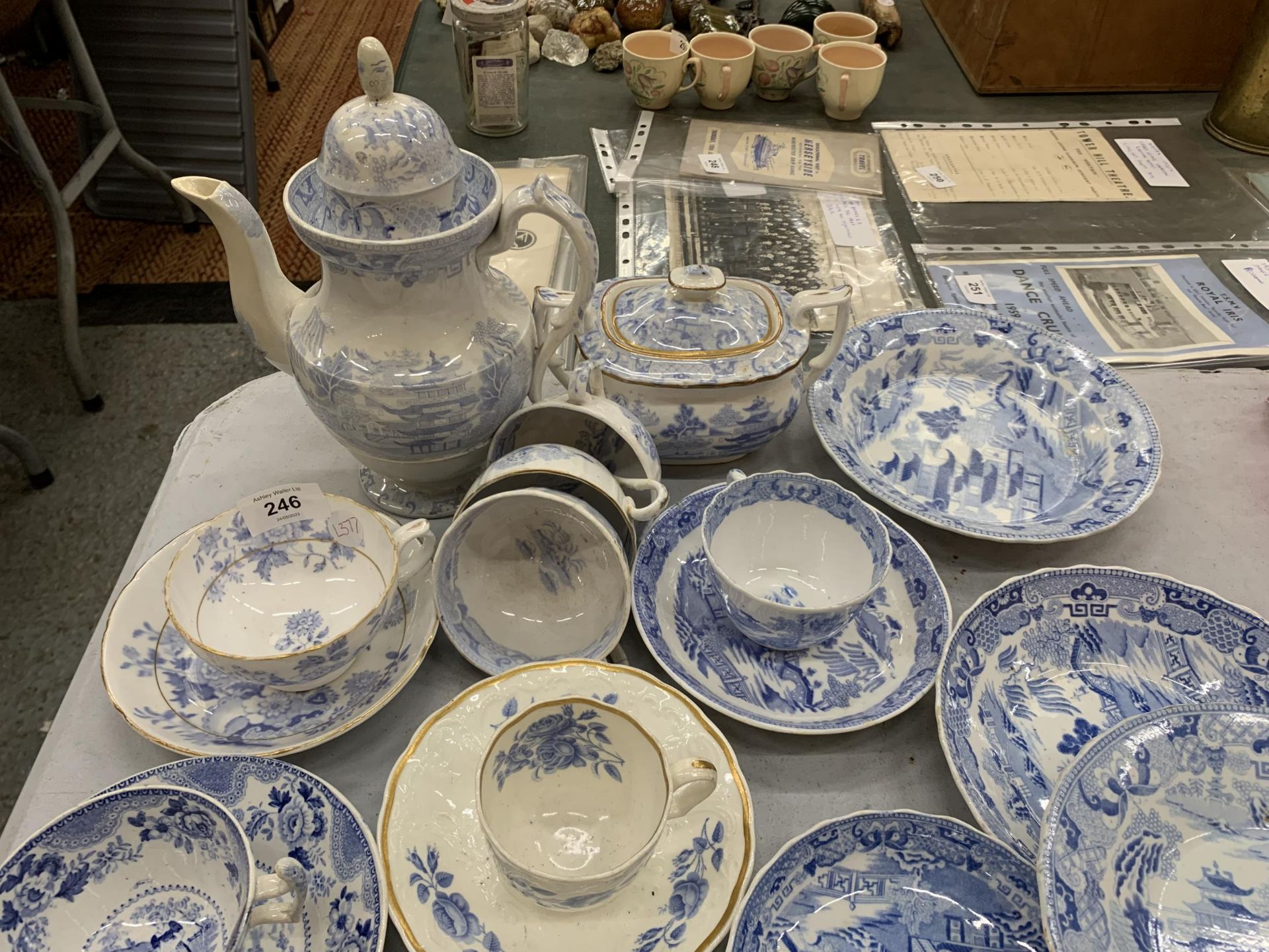 A LARGE COLLECTION OF 19TH CENTURY BLUE AND WHITE TEA WARES, TEAPOT, CUPS, SAUCERS ETC - Image 2 of 6