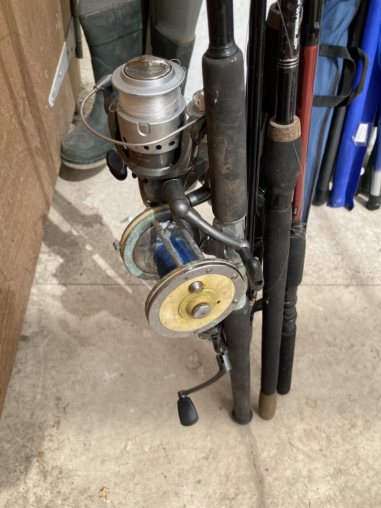 A GROUP OF THREE FISHING RODS, REELS ETC - Image 3 of 5