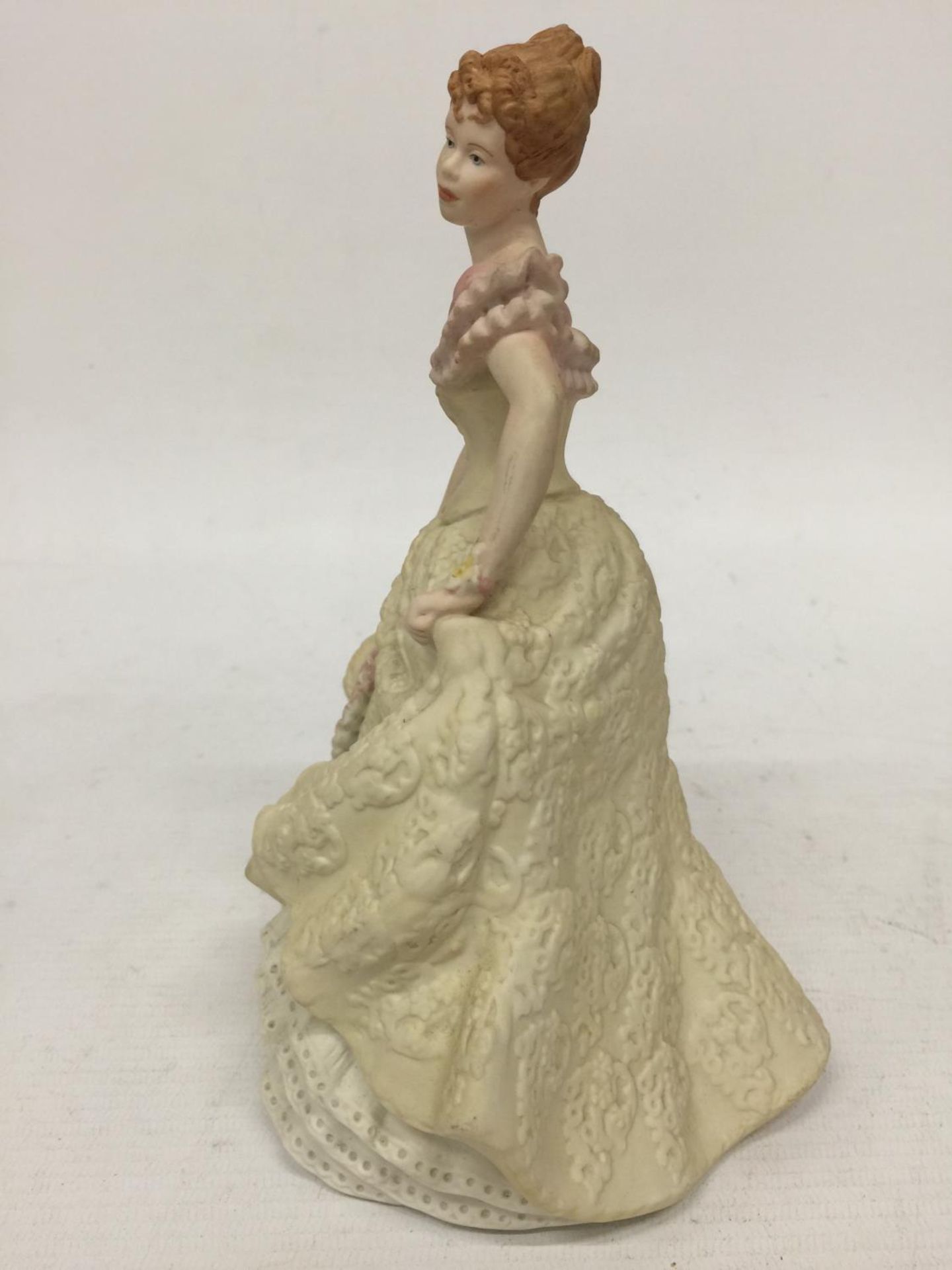 A WEDGWOOD FIGURINE "LILY" - 21 CM - Image 4 of 5