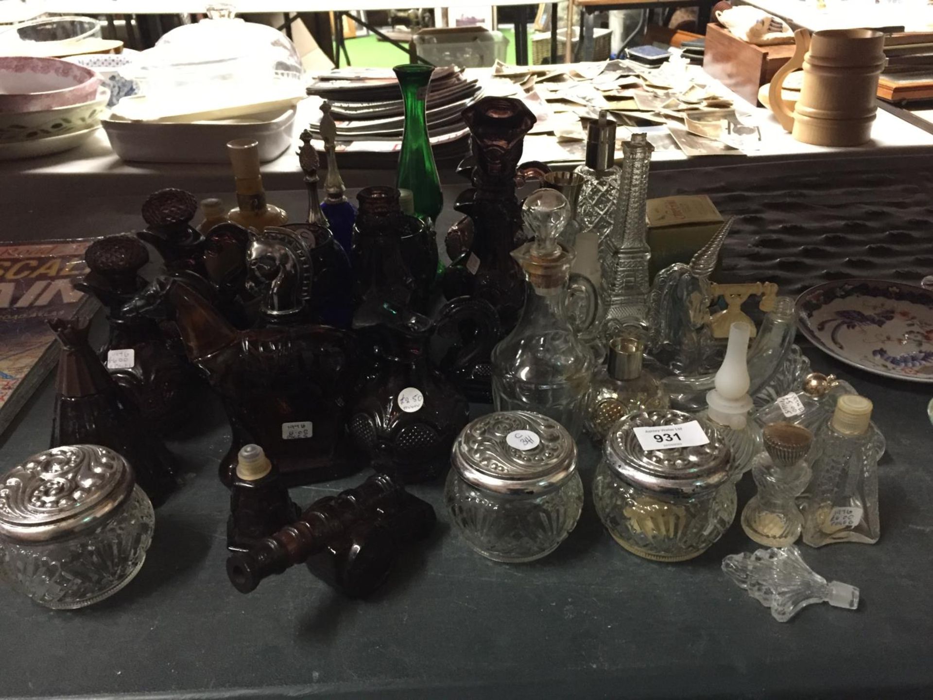 A LARGE QUANTITY OF VINTAGE PERFUME BOTTLES PLUS VASES, LIDDED POTS, TRINKETS, ETC