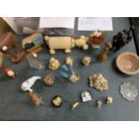 A MIXED LOT OF FIGURES TO INCLUDE HEDGEHOGS, BIRDS, DOGS, ETC