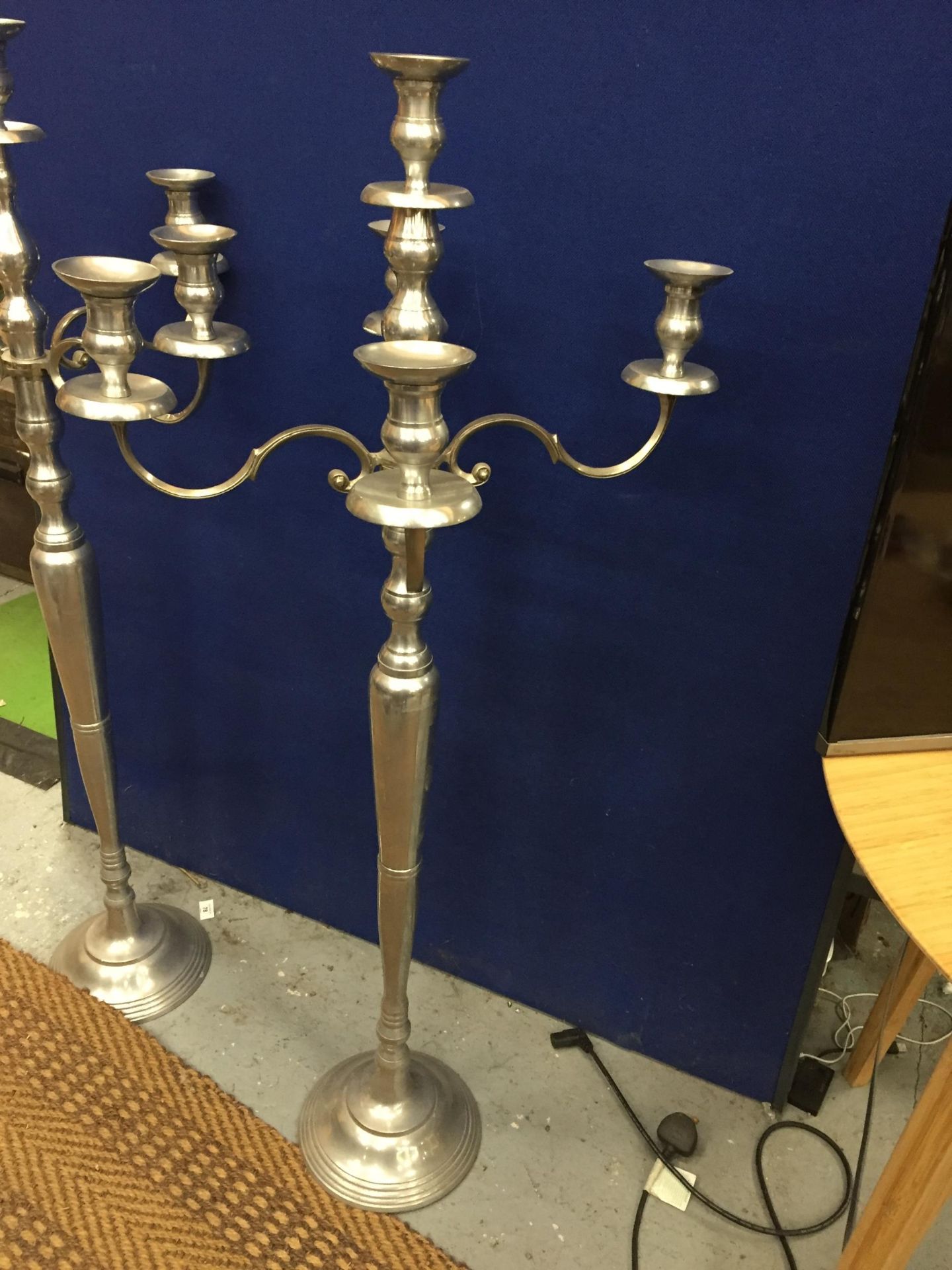 A LARGE PAIR OF CHROME EFFECT FLOOR STANDING CANDLEABRA - Image 4 of 4