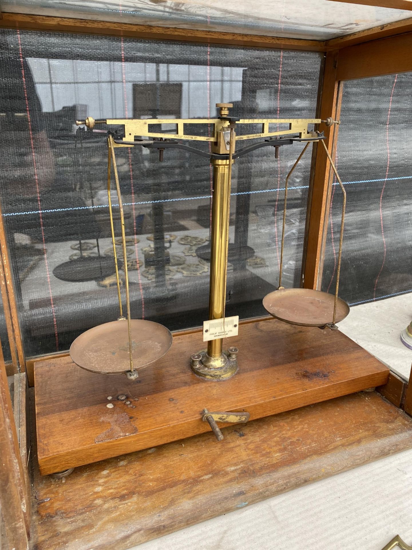 A CASED SET OF PHILLIP HARRIS LTD, BIRMINGHAM WEIGHING SCALES - Image 3 of 4