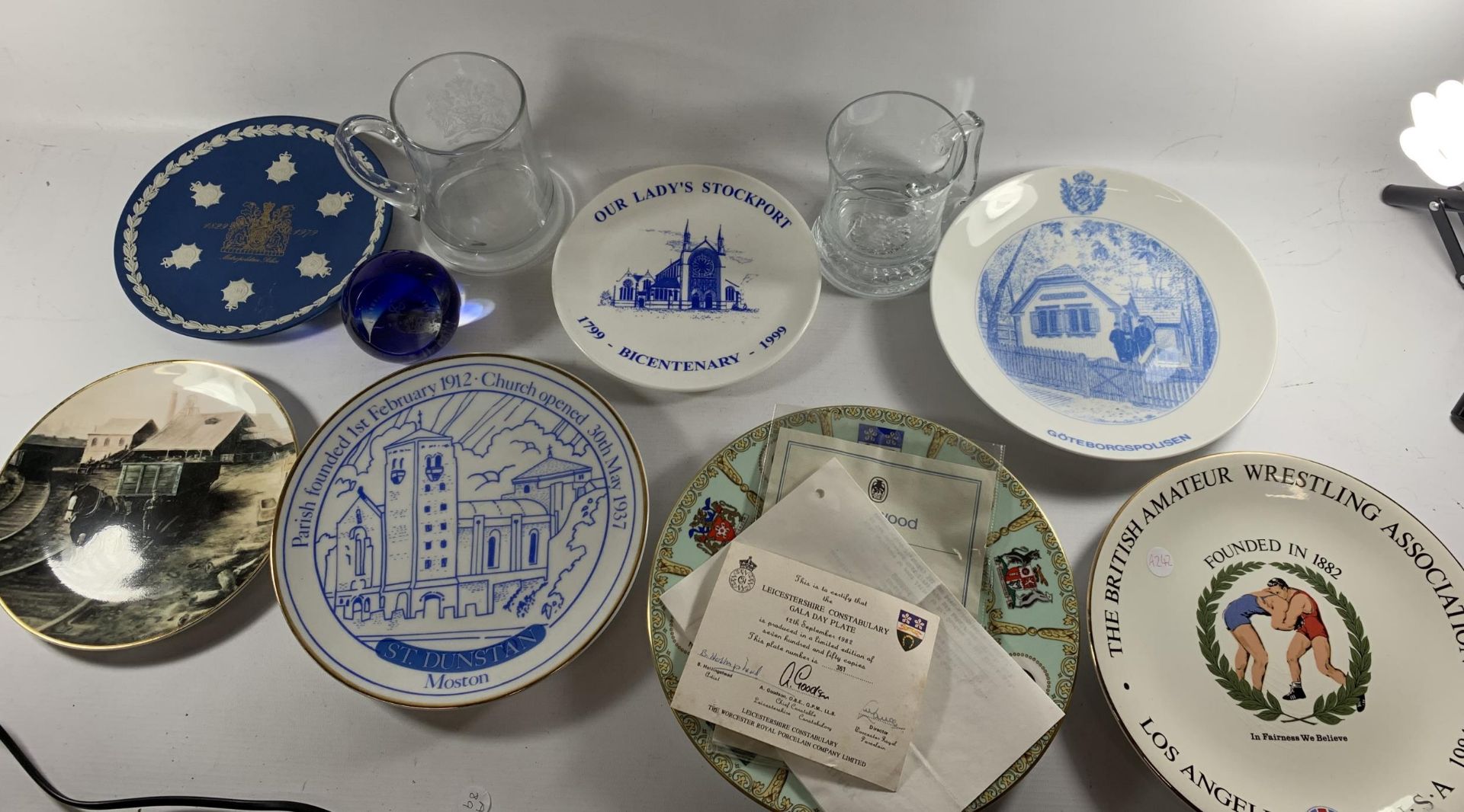 * A COLLECTION OF POLICE GLASS AND CERAMICS TO INCLUDE TANKARDS, WEDGWOOD METROPOLITAN POLICE