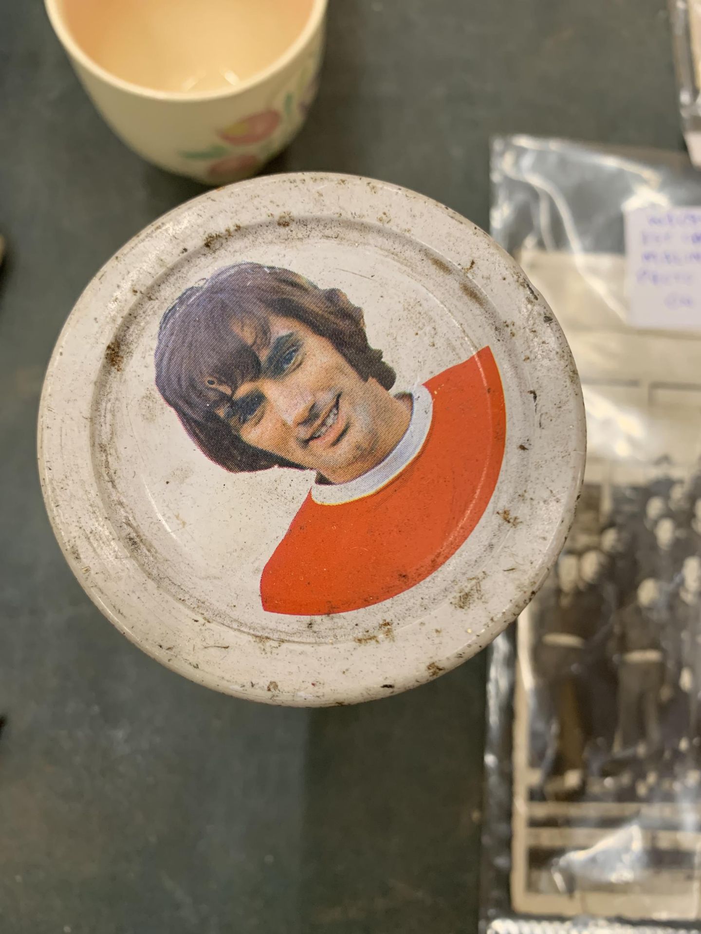 A GEORGE BEST JAR WITH CIGARETTE CARDS - Image 2 of 3