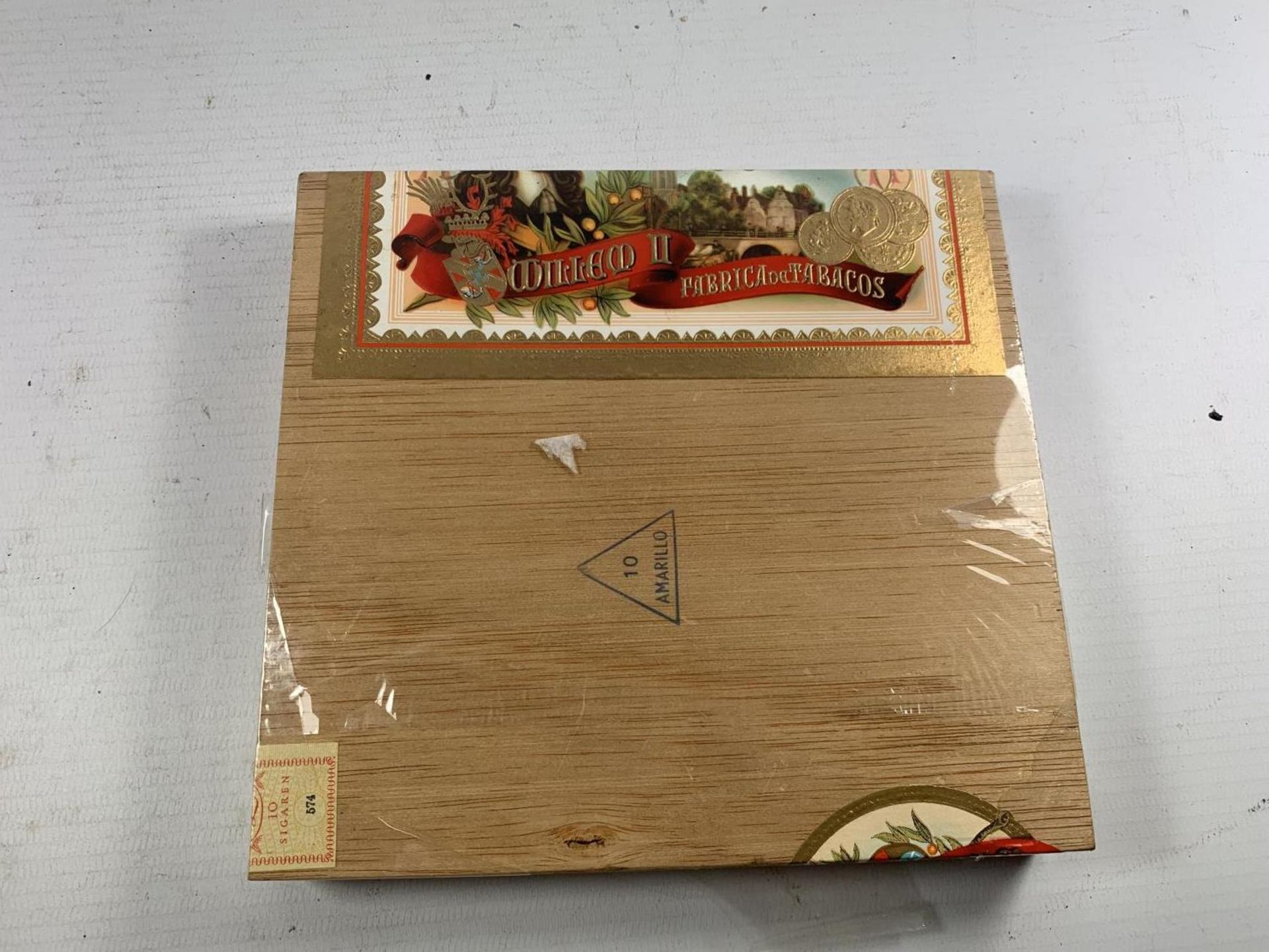 AN UNOPEND BOX OF TEN WILLEM II CIGARS - Image 2 of 3