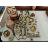 A COLLECTION OF VINTAGE HORSE BRASSES ON LEATHER, COPPER KETTLE, BELLOWS ETC