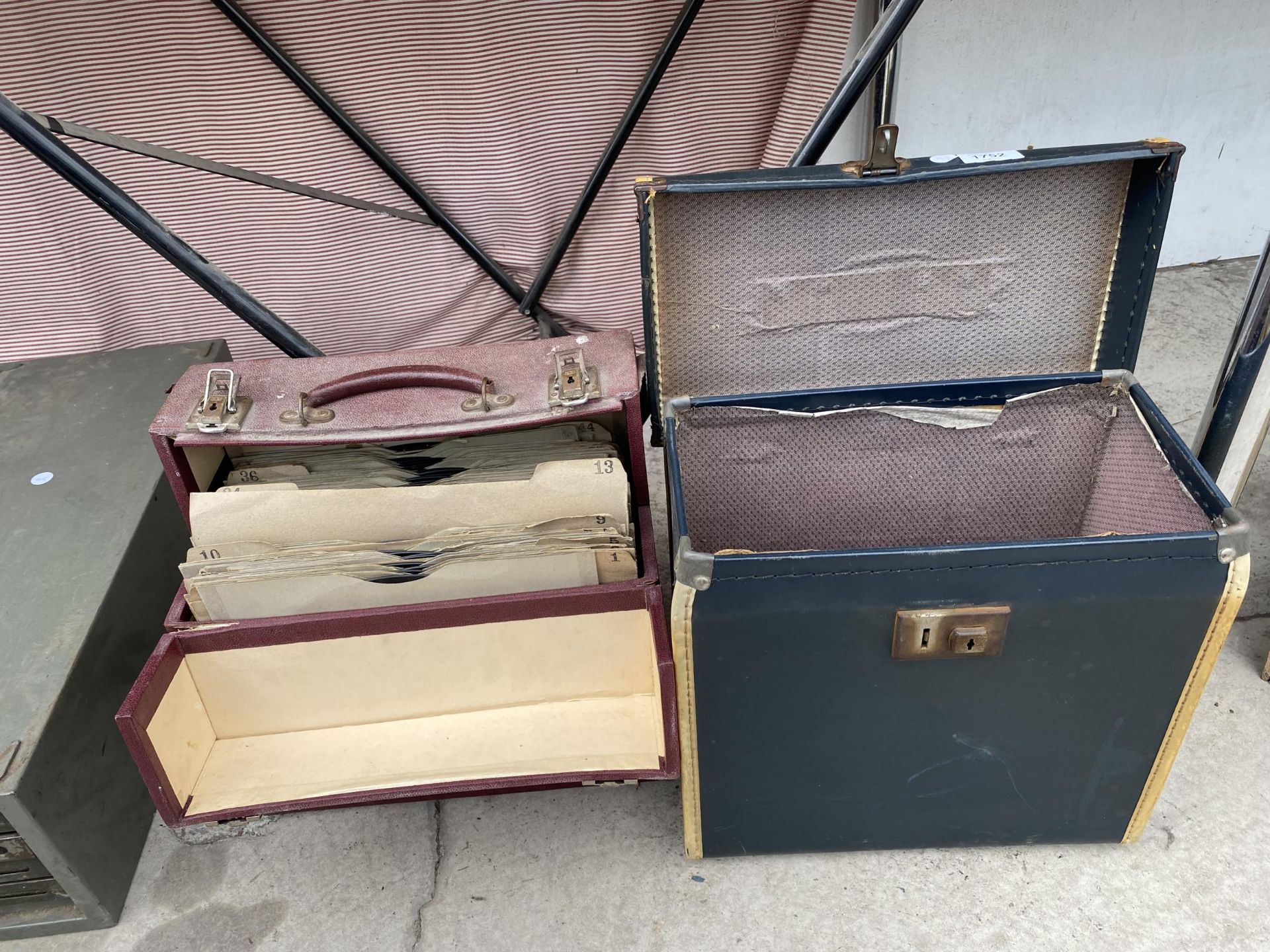 TWO VINYL RECORD CARRY CASES AND 78' RECORDS