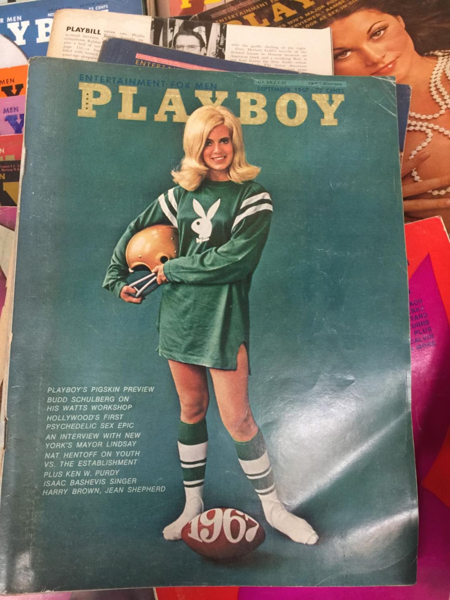 A LARGE QUANTITY OF VINTAGE PLAYBOY MAGAZINES FROM THE 1960'S AND 1970'S - Image 5 of 5