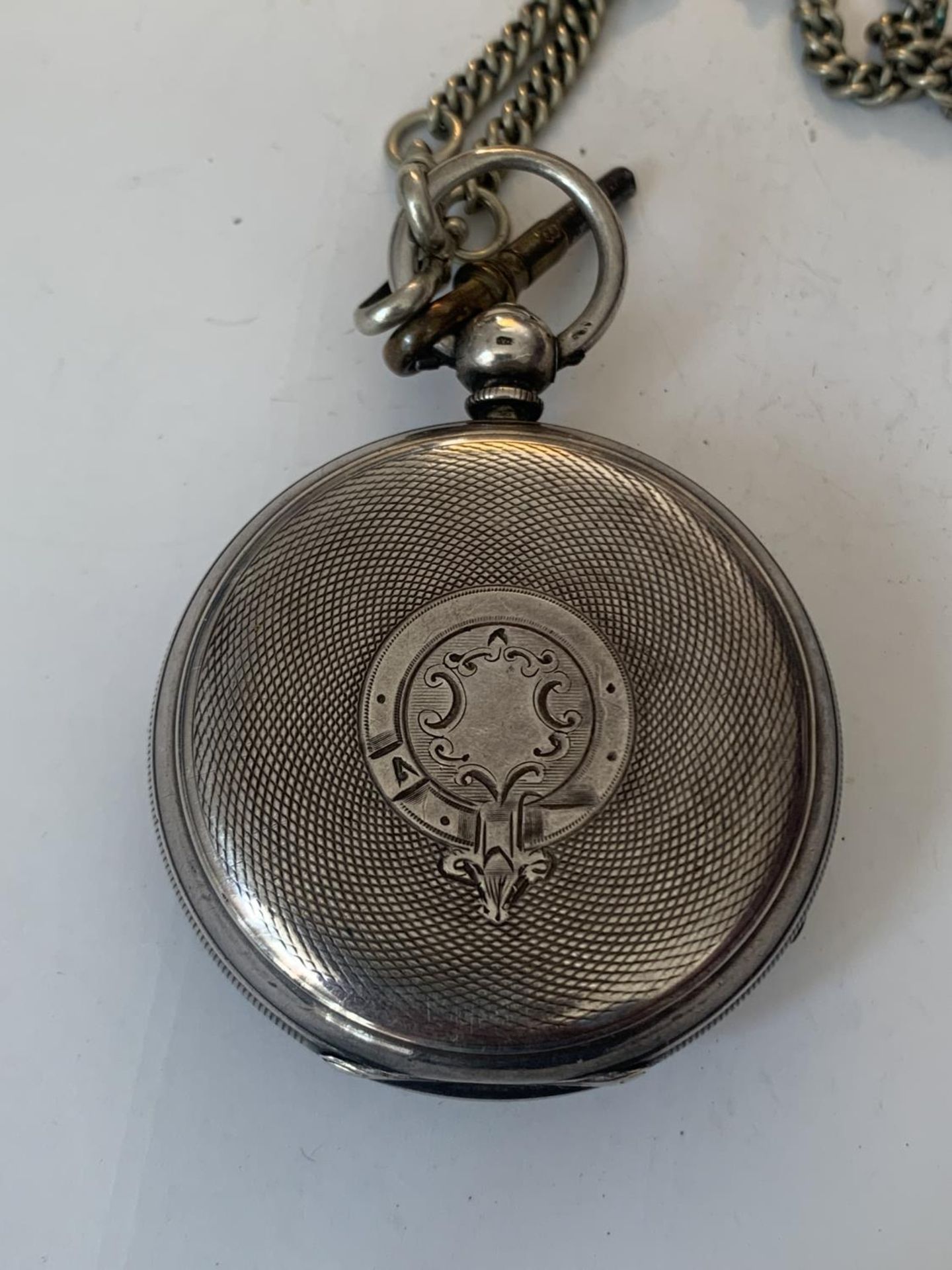 A HALLMARKED LONDON SILVER POCKET WATCH WITH DECORATIVE DIAL, ROMAN NUMERALS, SUB DAIL AND KEY ON - Image 3 of 4