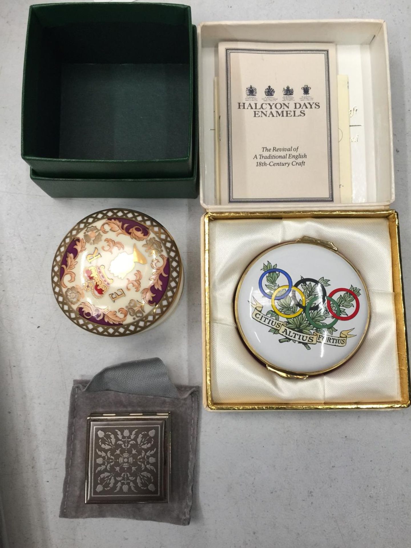 * A BOXED TRINKET BOX, GIFT TO JAMES ANDERTON FROM THE INTERNATIONAL OLYMPIC COMMITTEE, HOUSE OF