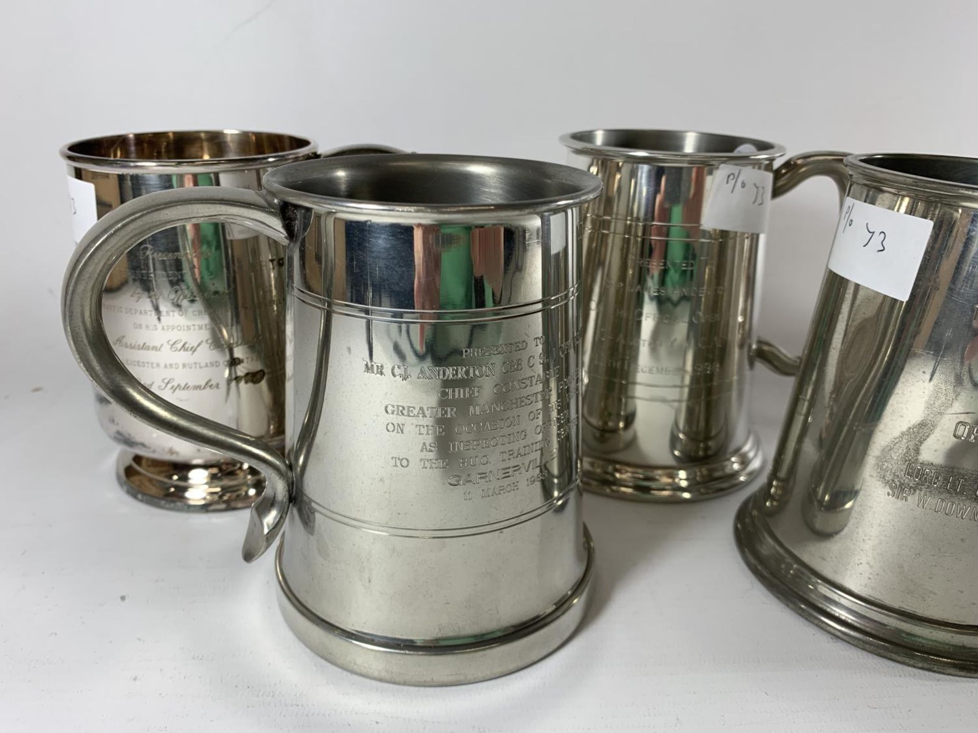 * A COLLECTION OF SIX PRESENTATION MUGS TO INCLUDE SILVER PLATED, THREE PEWTER AND CERAMIC EXAMPLES - Image 4 of 4