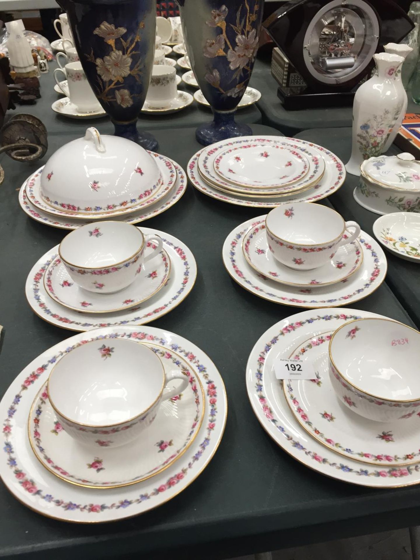 A QUANTITY OF 19TH CENTURY COPELAND SPODE CUPS, SAUCERS AND PLATES PLUS A MUFFIN DISH WITH CABBAGE - Image 2 of 4