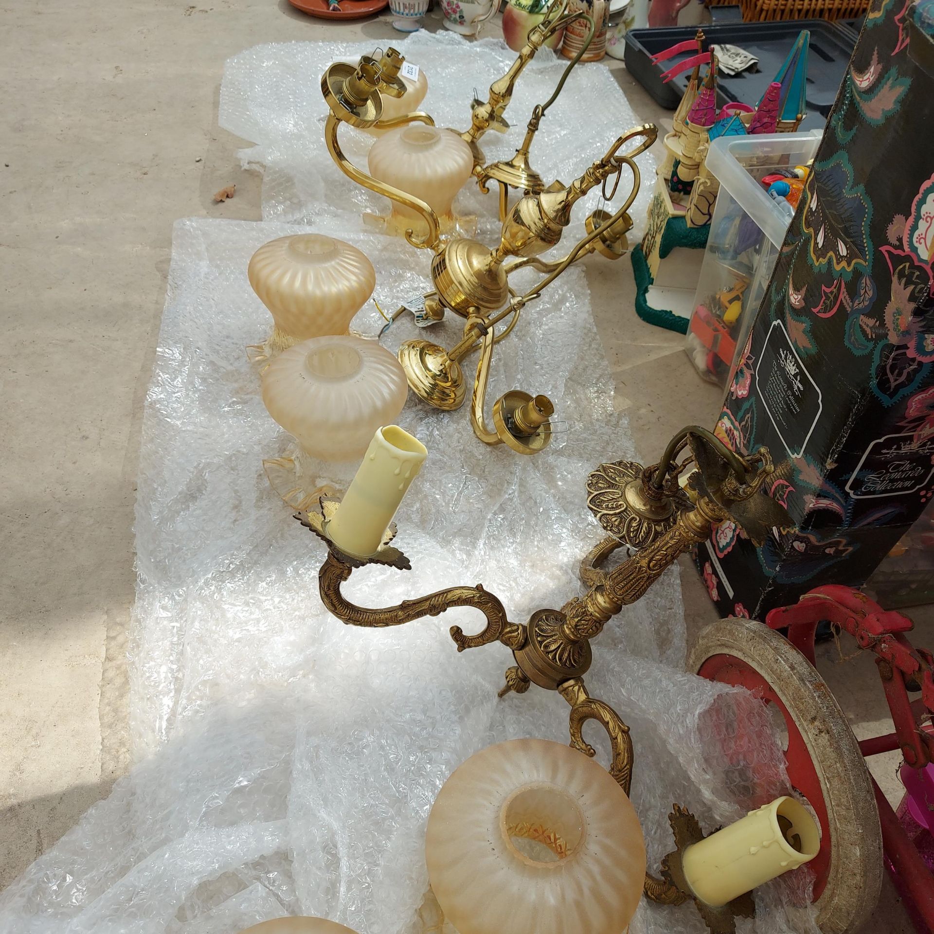 AN ASSORTMENT OF GILT LIGHT FITTINGS WITH GLASS SHADES ETC - Image 3 of 3