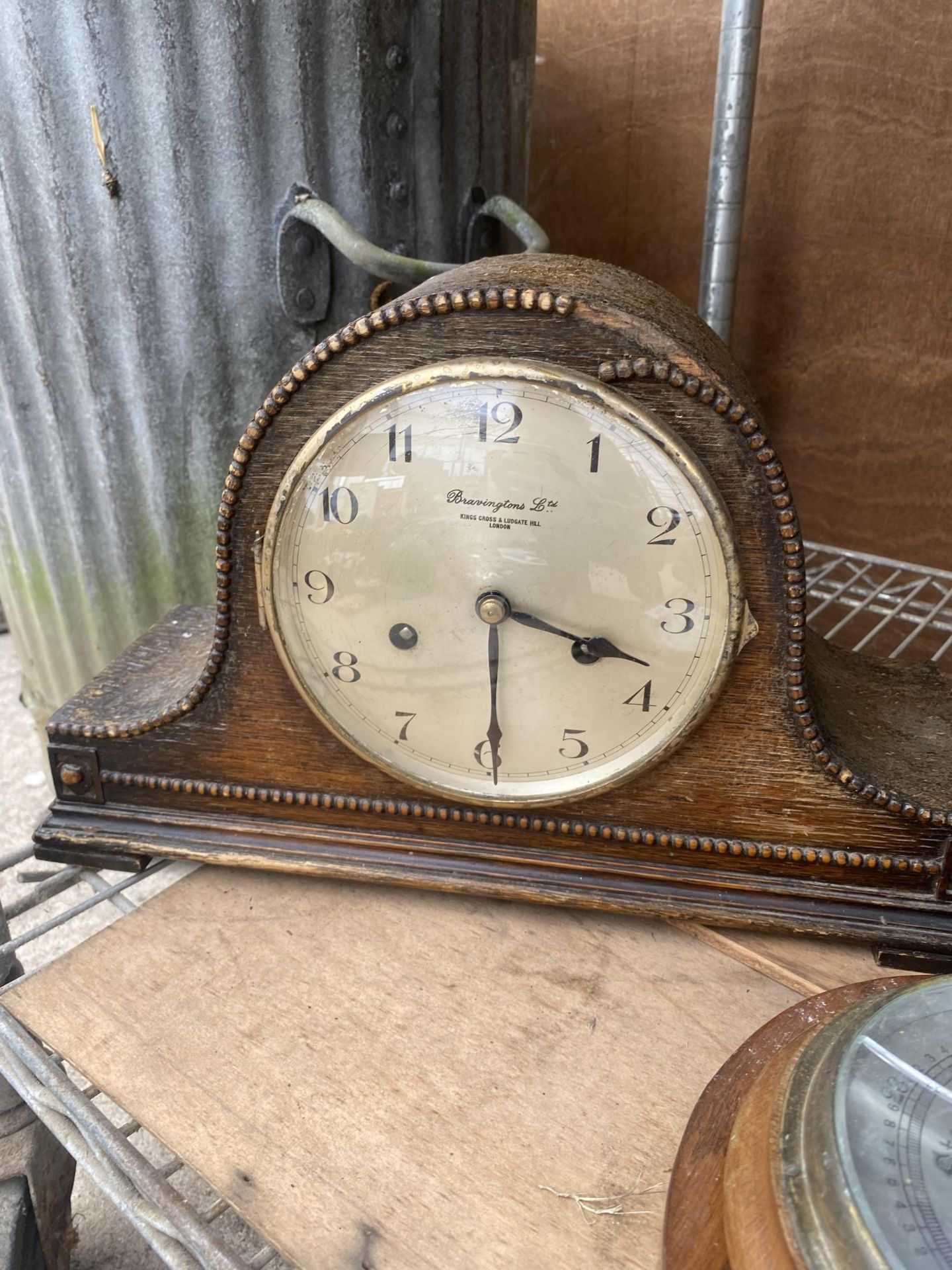 A VINTAGE WOODEN CASED BAROMETER AND A MANTLE CLOCK - Image 3 of 3