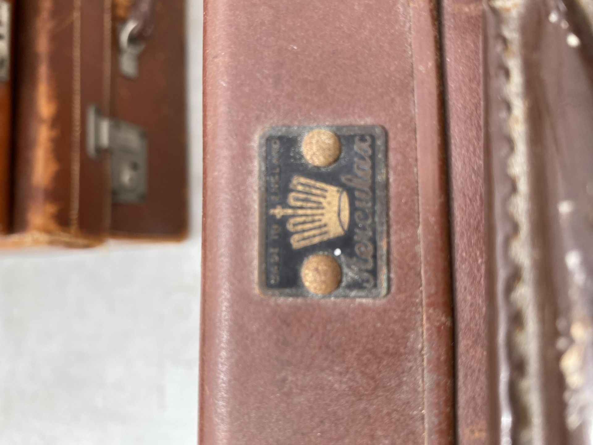 THREE VINTAGE SUITCASES INCLUDING REVELATION EXAMPLE - Image 4 of 4