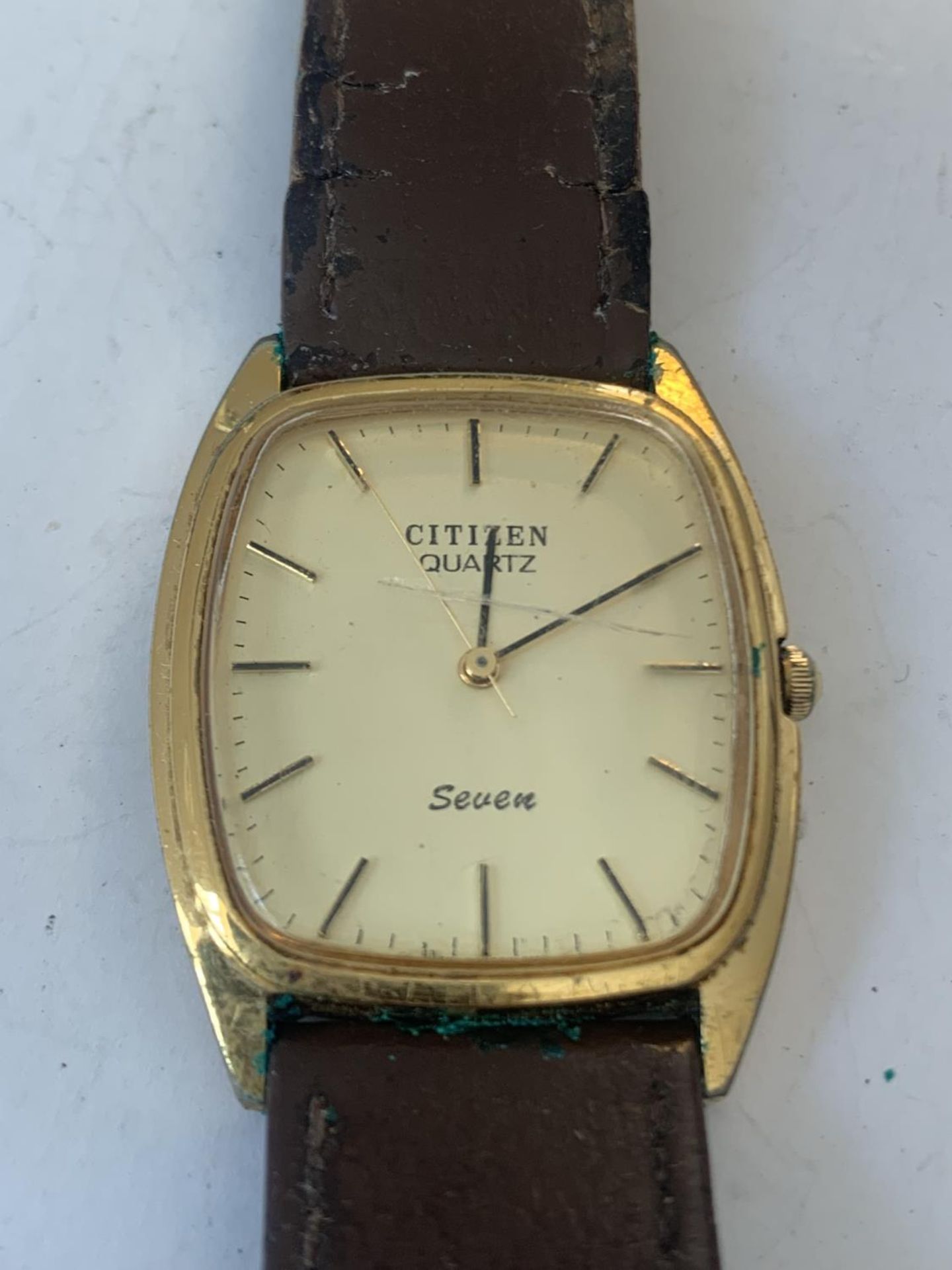 A VINTAGE CITIZEN QUARTZ SEVEN WATCH WITH BROWN LEATHER STRAP - Image 2 of 3