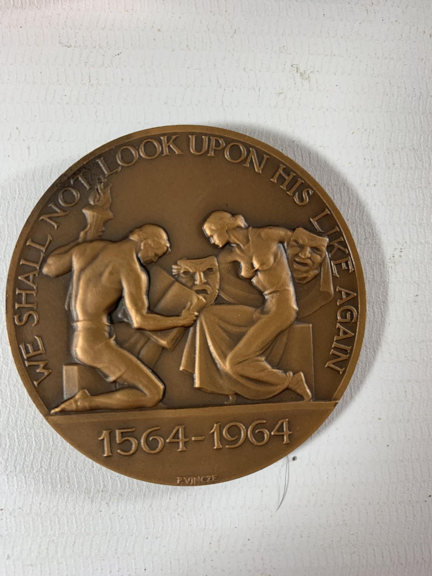 * A LARGE CASED PORTUGUESE BRONZE MEDAL AND A LARGE GERMAN BRONZE MEDAL AND A SHAKESPEARE MEDAL (3) - Image 6 of 6