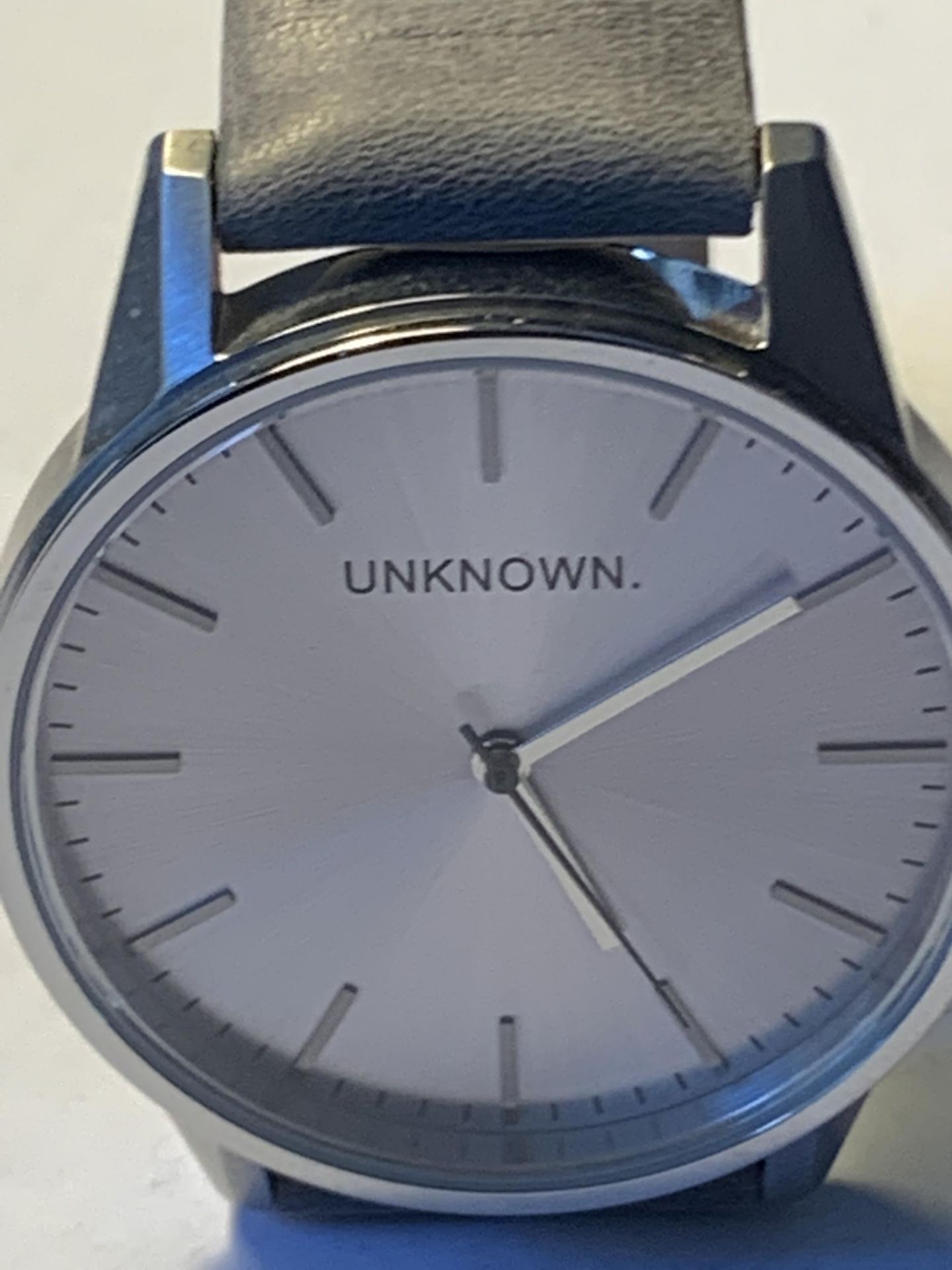 AN UNKNOWN WRISTWATCH SEEN WORKING BUT NO WARRANTY - Image 2 of 3