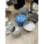 AN ASSORTMENT OF ITEMS TO INCLUDE A GALVANISED WATERING CAN, TWO GALVANISED BUCKETS AND AN ENAMEL