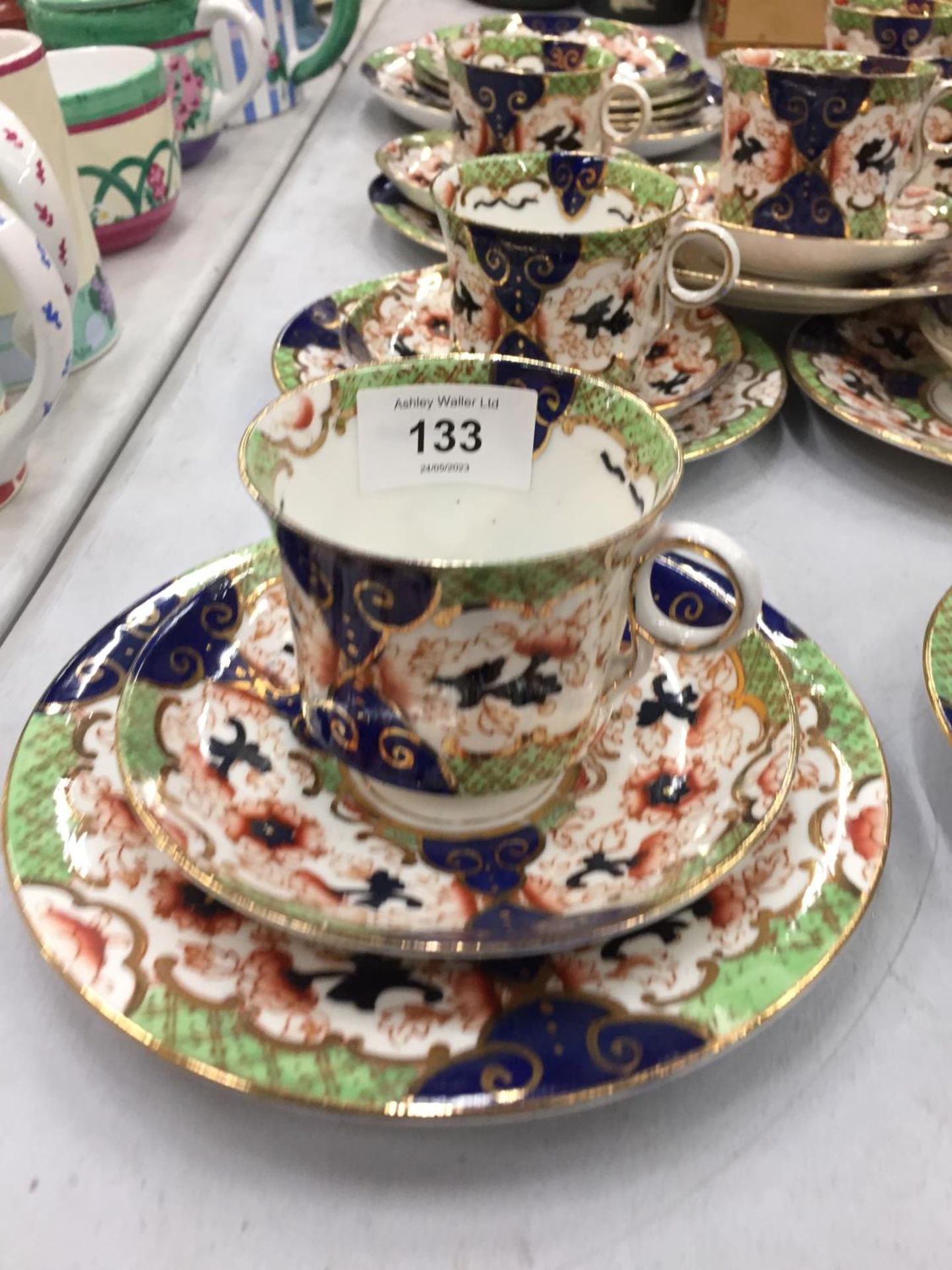 A COLLECTION OF VINTAGE ROYAL STAFFORD CUPS, SAUCERS AND SIDE PLATES - Image 3 of 4
