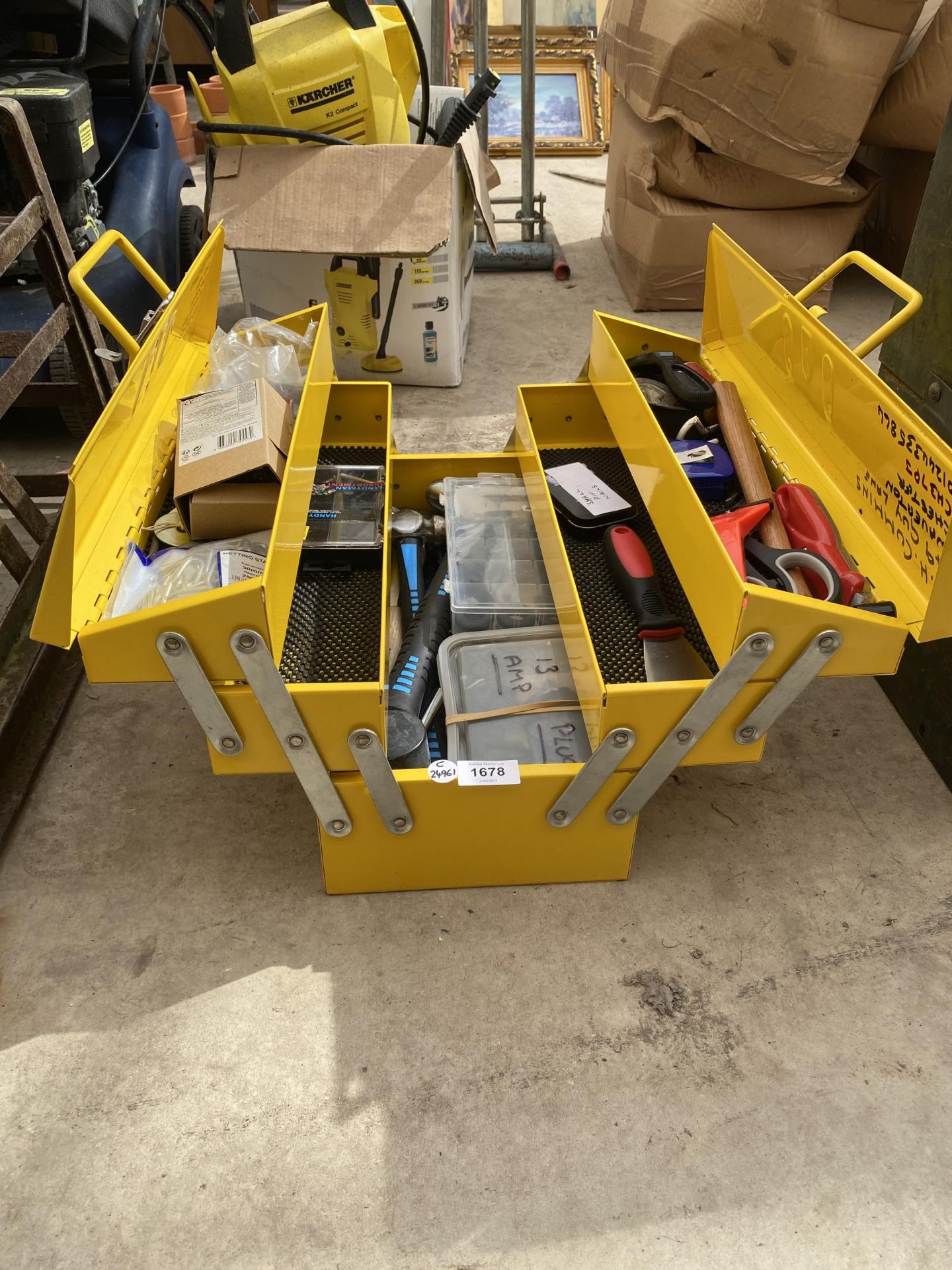 A YELLOW METAL CONCERTINA TOOL CHEST WITH ASSORTED TOOLS - Image 2 of 2