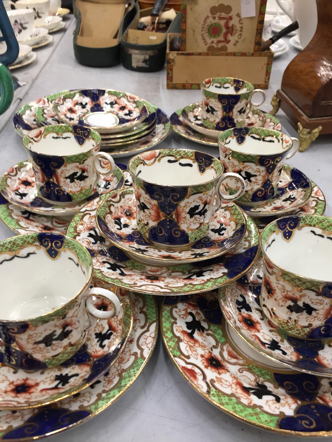 A COLLECTION OF VINTAGE ROYAL STAFFORD CUPS, SAUCERS AND SIDE PLATES - Image 4 of 4