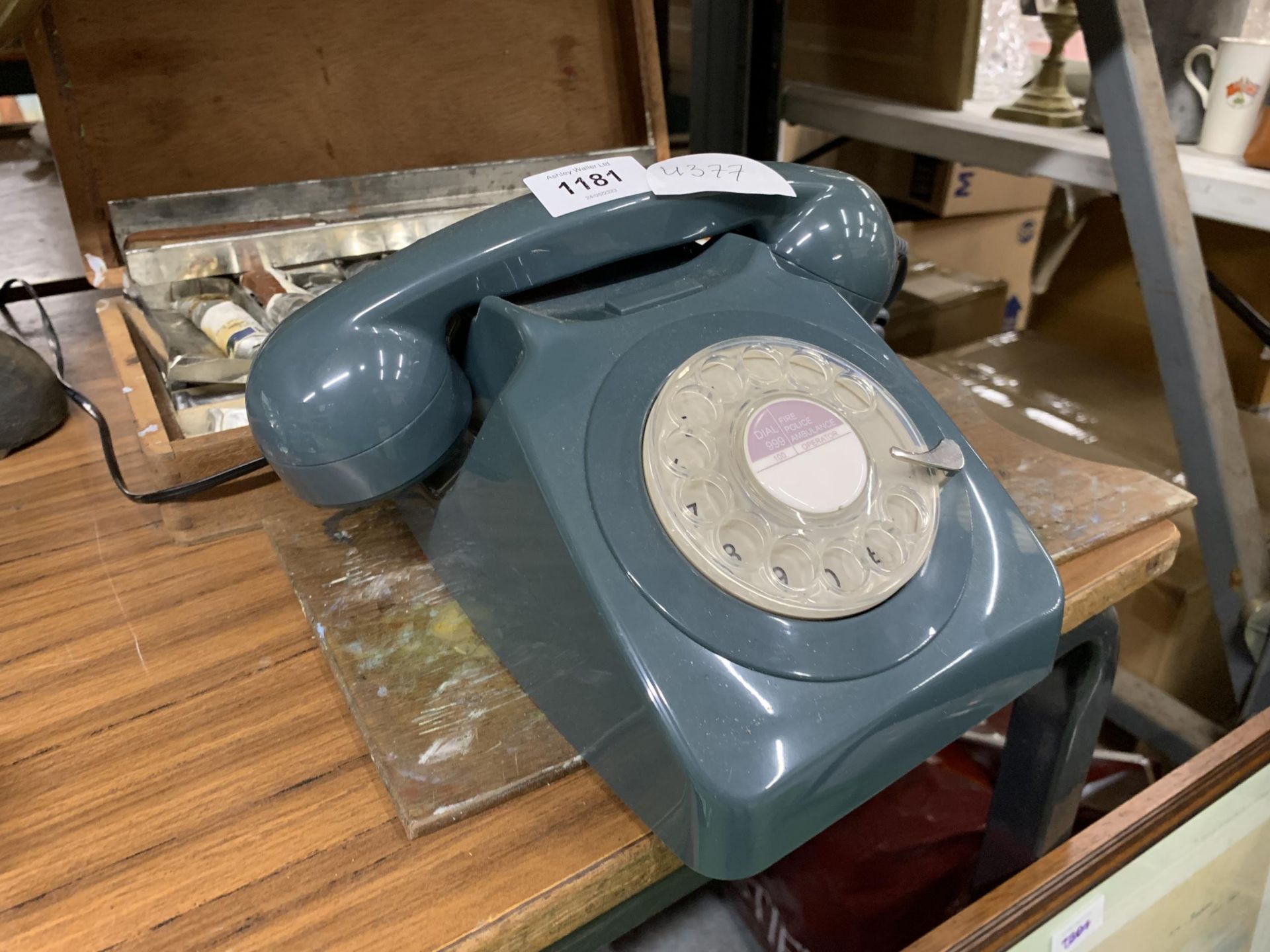 A VINTAGE DIAL UP TELEPHONE AND ARTISTS PAINT BOX - Image 4 of 4