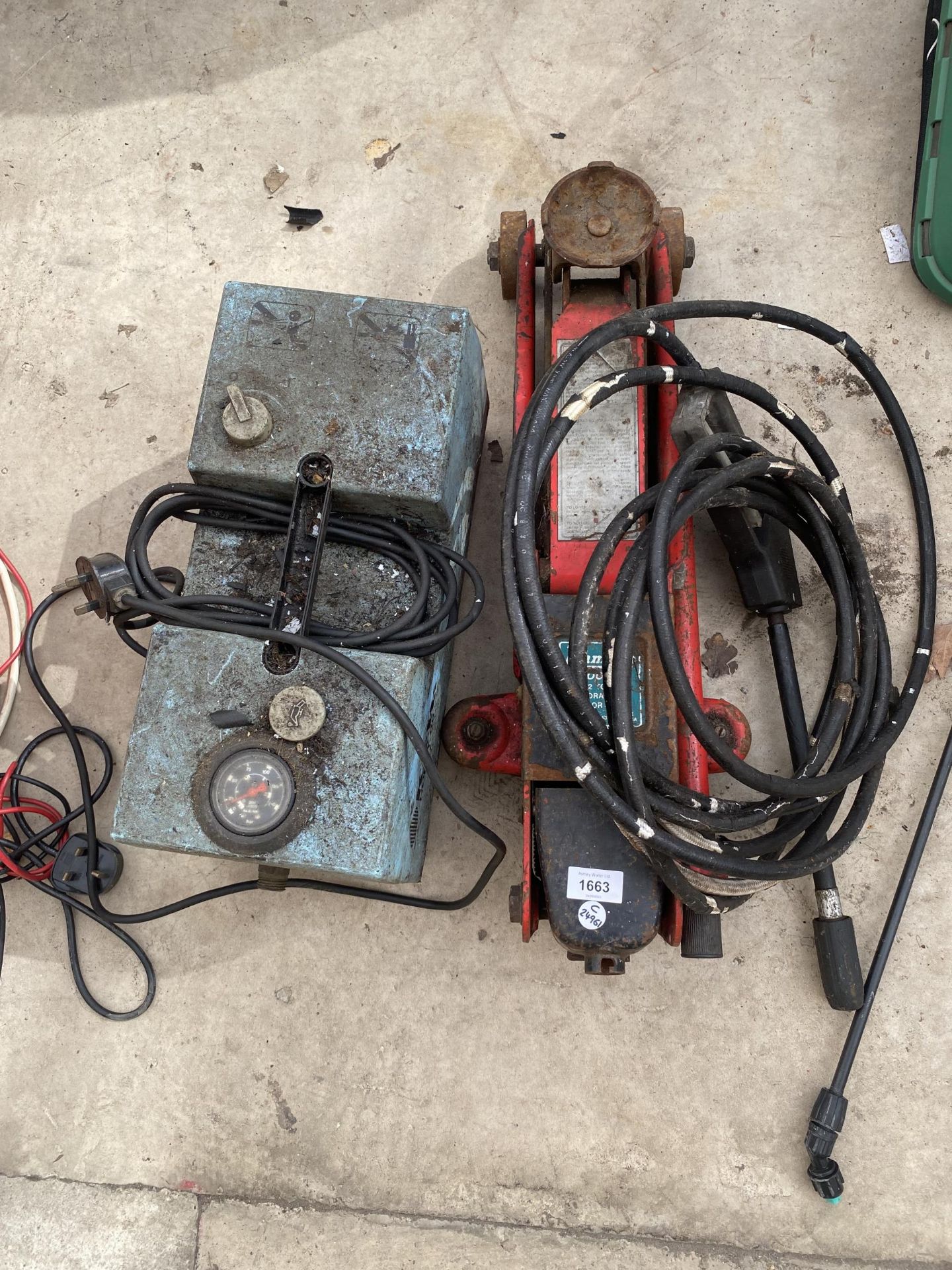 2 X ITEMS - A KEW HOBBY 88 PRESSURE WASHER AND HYDRAULIC FLOOR JACK