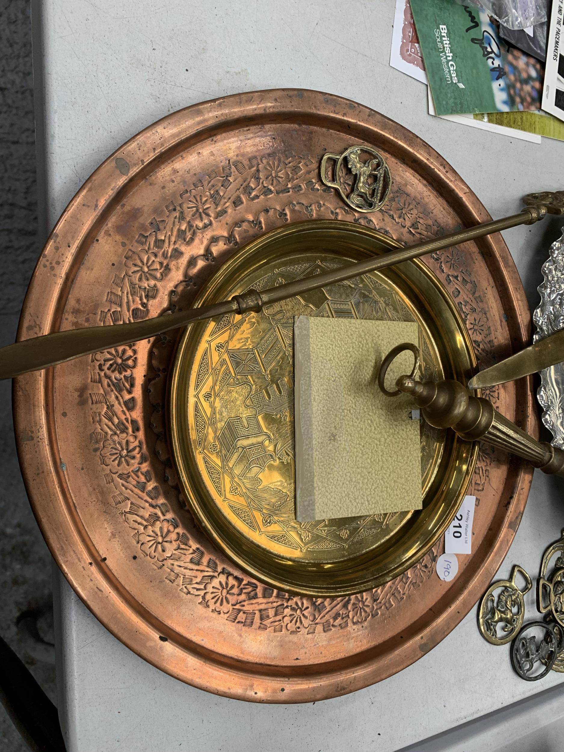 A MIXED LOT VINTAGE BRASS AND COPPER, CLOCK AND TROPHIES - Image 2 of 5